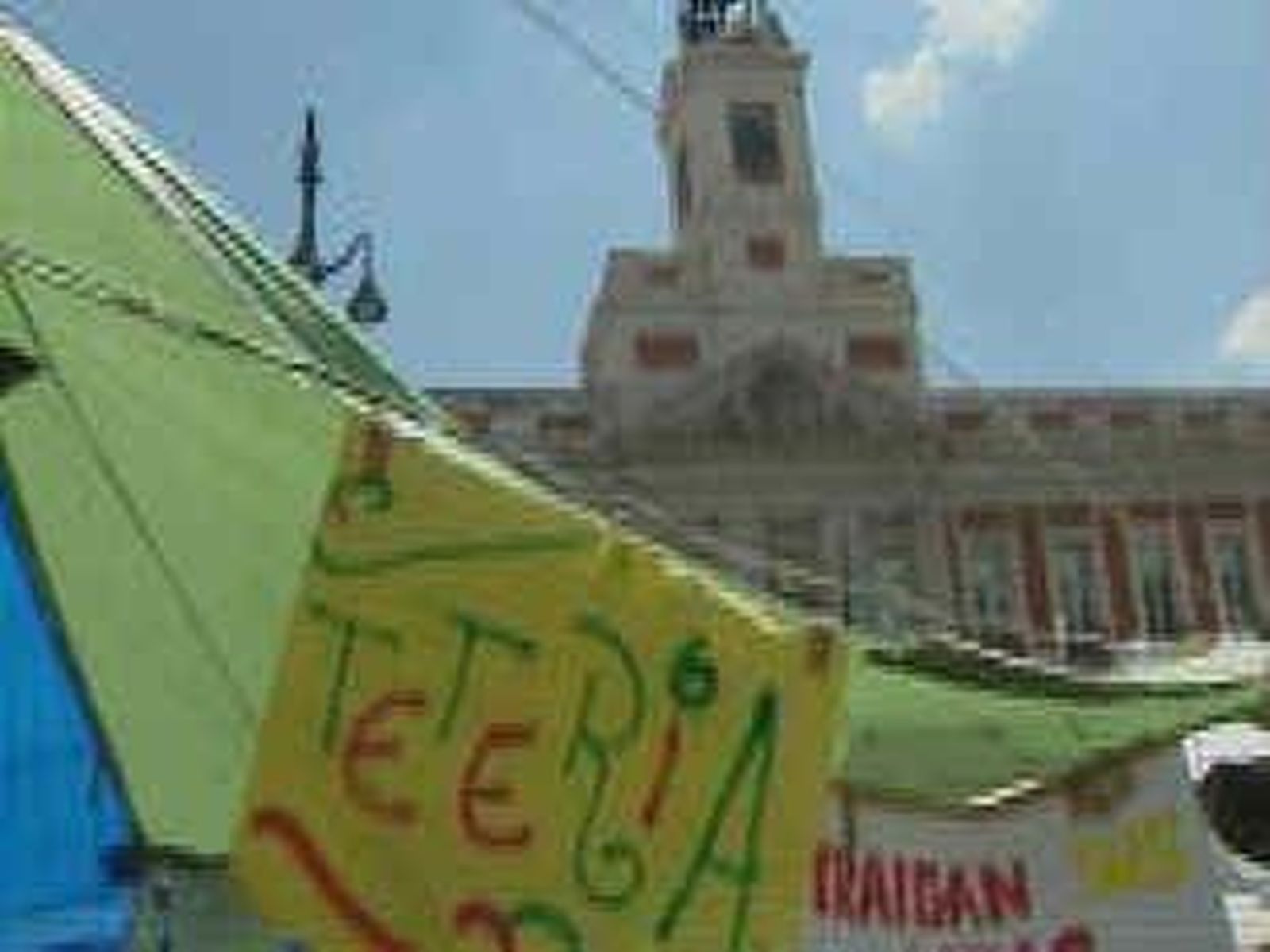 Carmena pondrá una placa al 15-M en la Puerta del Sol de Madrid