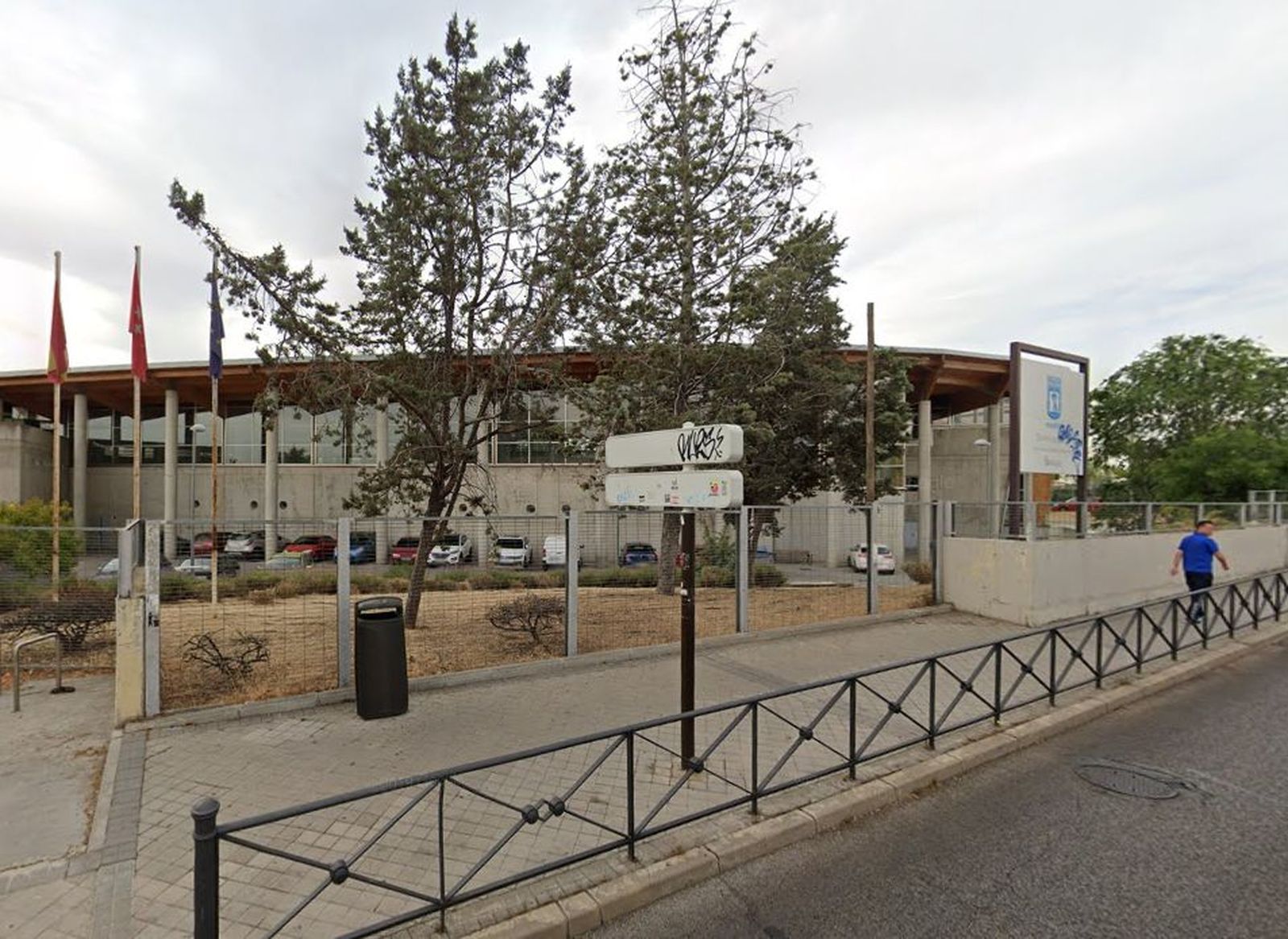Actual polideportivo de Barajas en la Avenida de Logroño
