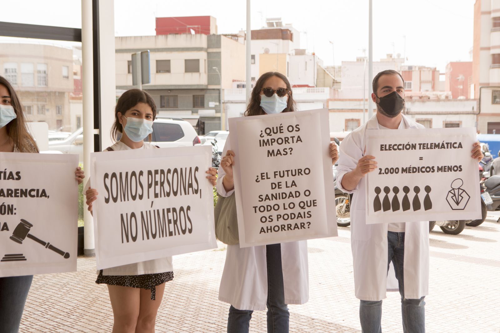 Manifestaciones en protesta del sistema de adjudicación de plazas para el MIR este año