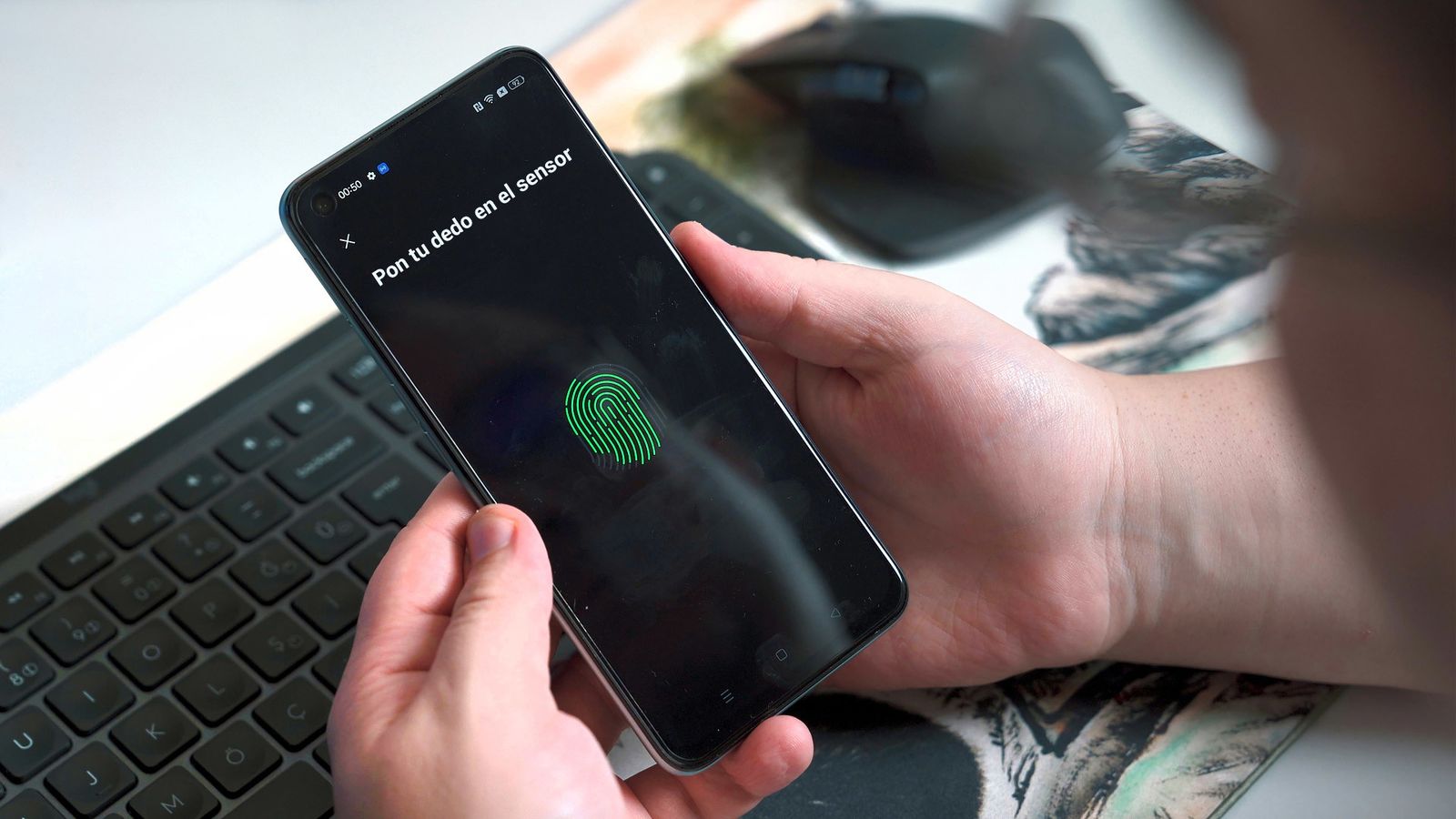 Acceso con huella digital a un móvil