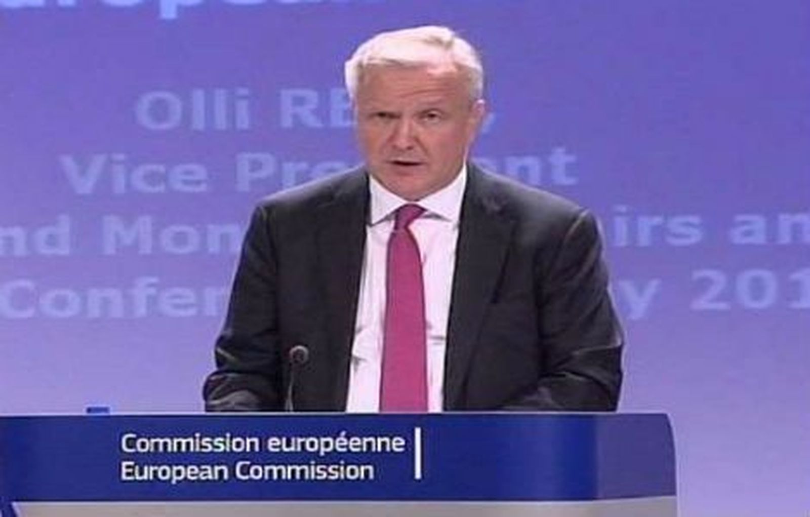 Bruselas empeora las previsiones de Rajoy y dice que el PIB caerá un 1,5%