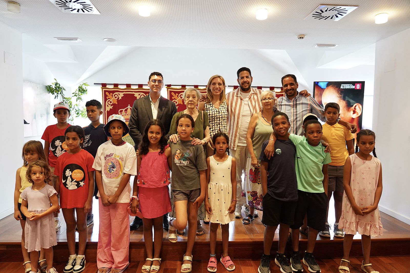 Recepción a los niños y niñas saharauis llegados a Alcorcón para pasar este verano