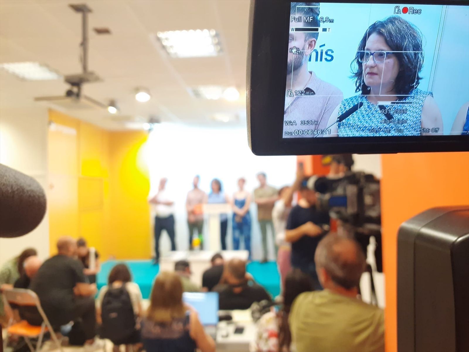 Un momento de la rueda de prensa de Mónica Oltra donde anunciaba su dimisión tras ser imputada en el caso del presunto encubrimiento de los abusos de su exmarido a una menor tutelada