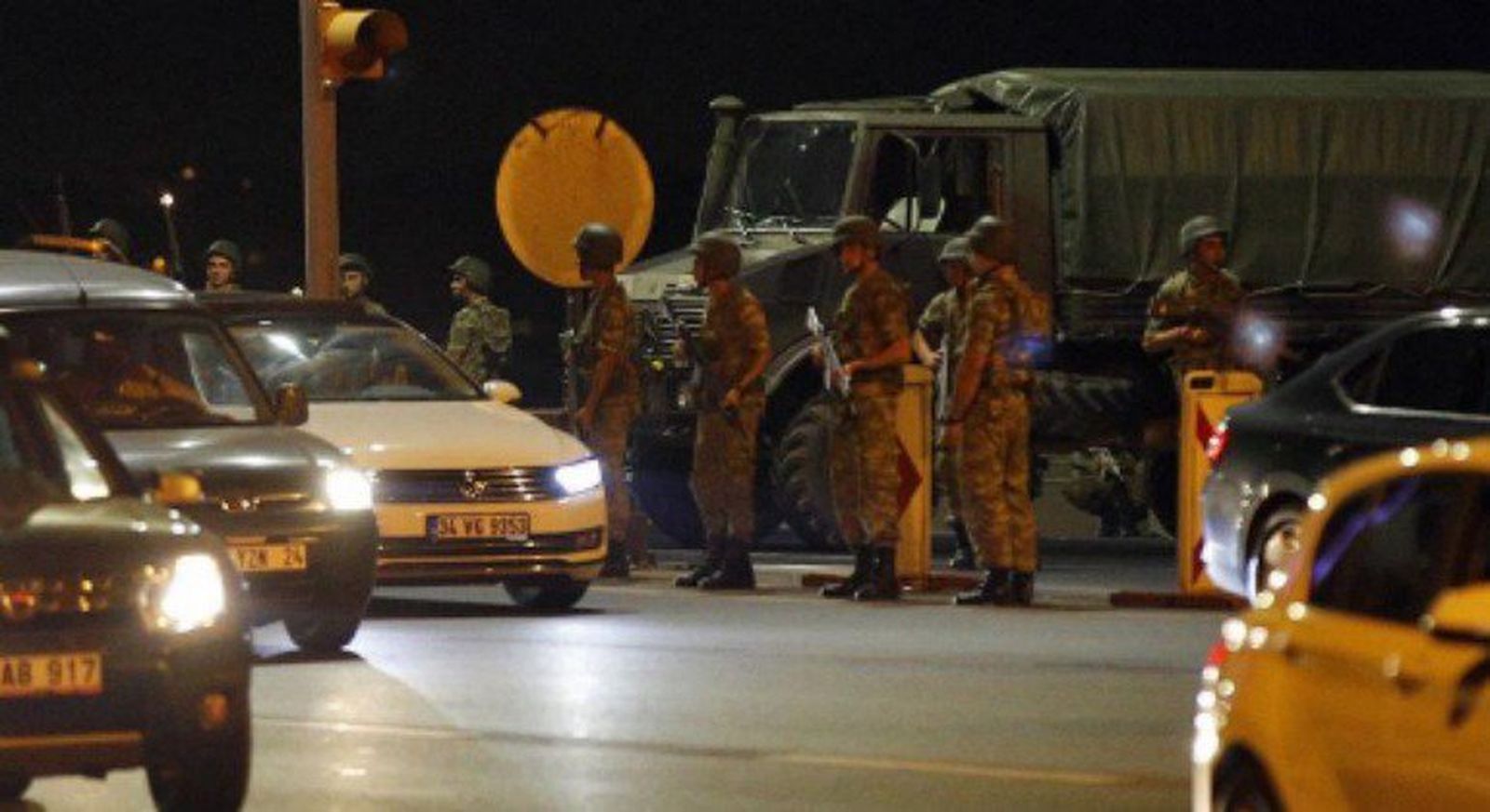 Militares turcos en Estambul