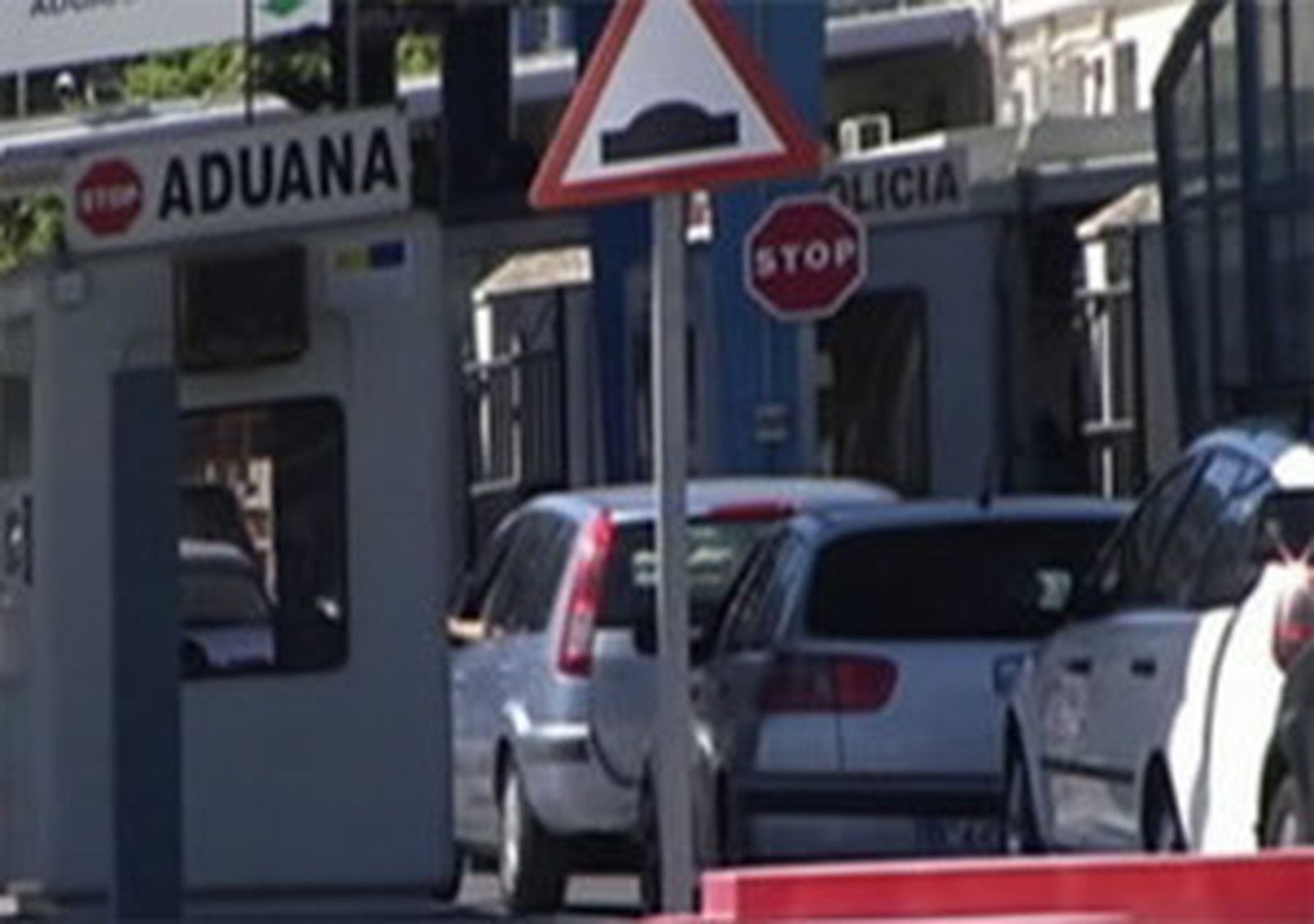 Colas de hasta tres horas para entrar en Gibraltar