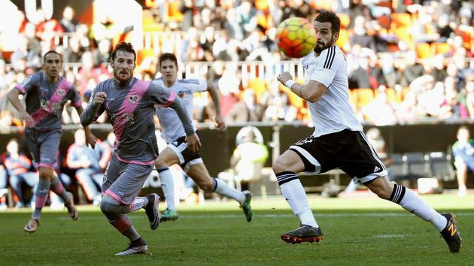 2-2. El Valencia rescata un punto ante un Rayo superior
