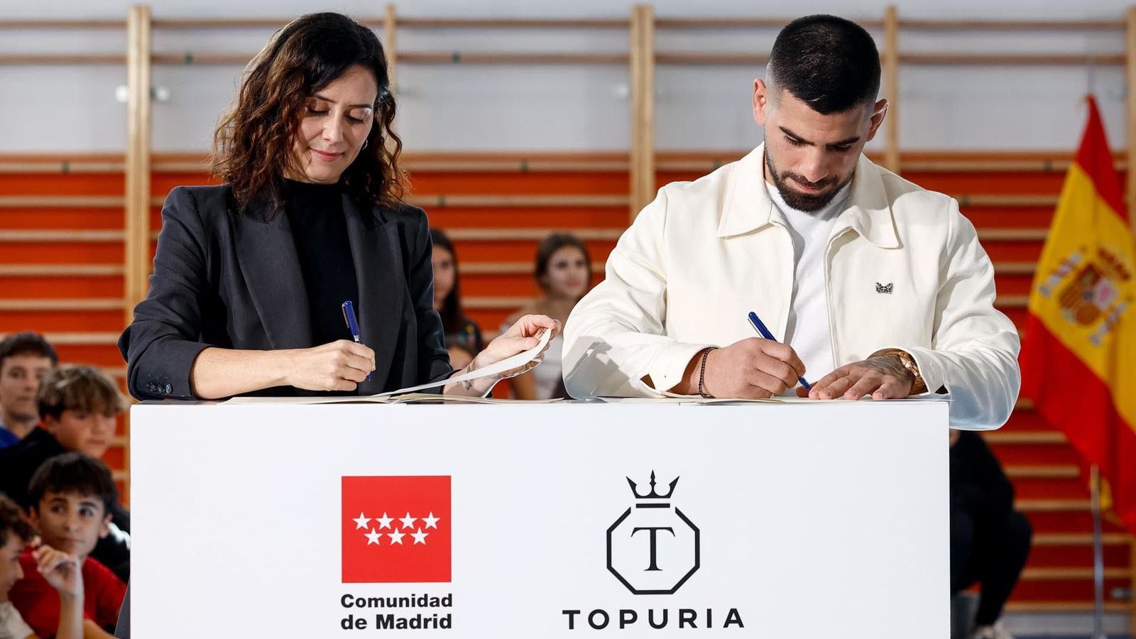 Topuria y Ayuso plantan cara a las drogas y al acoso escolar