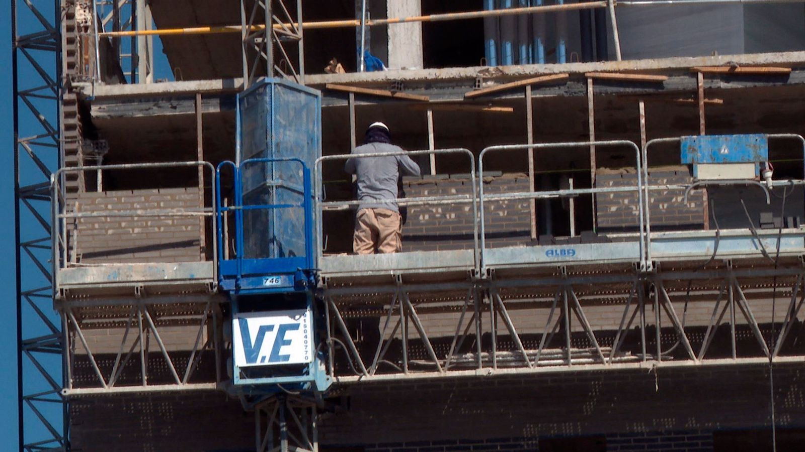 Madrid toma medidas para evitar los golpes de calor en las obras