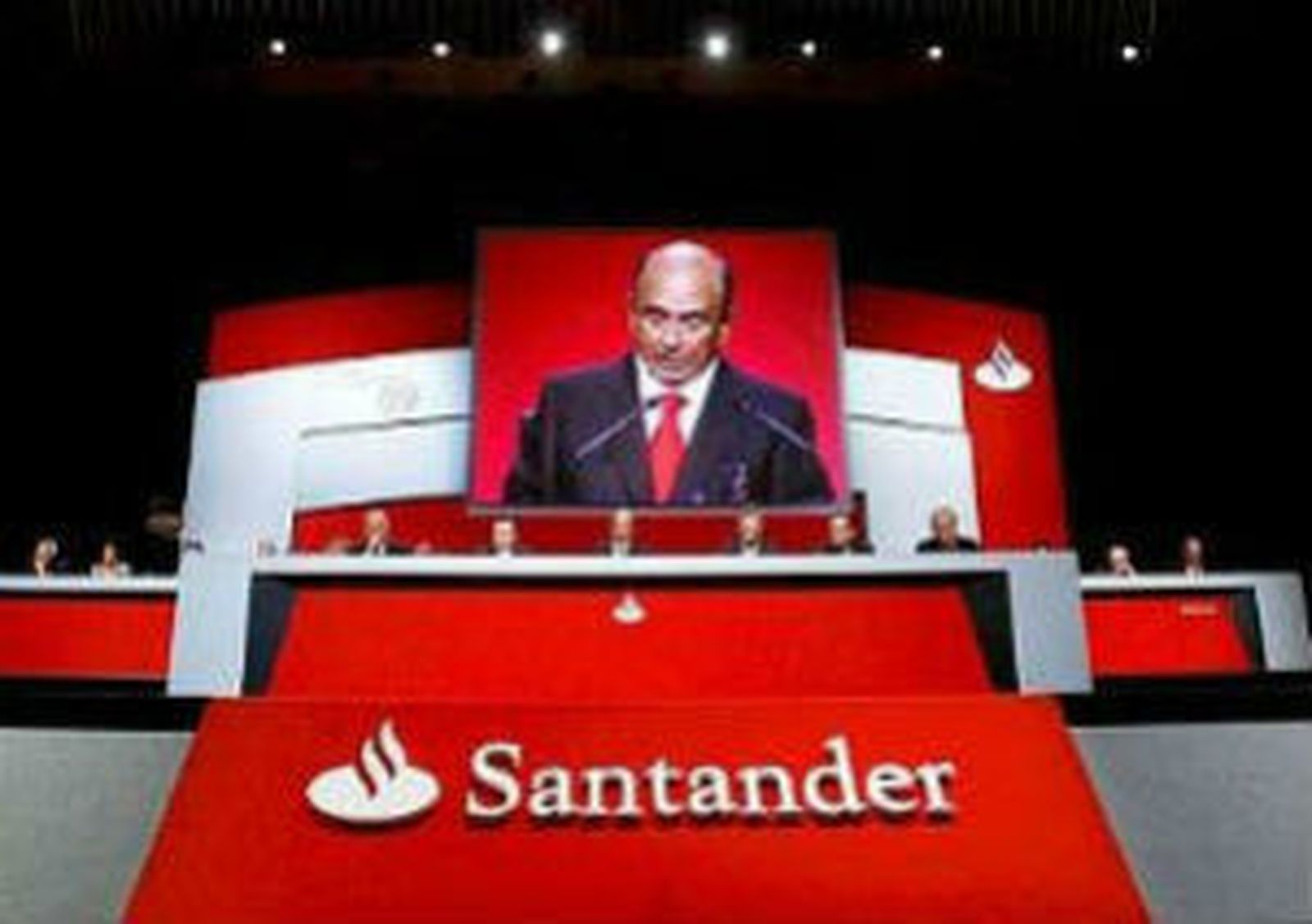 El Santander ganó 2.205 millones en 2012, un  59% menos, por el saneamiento del  'ladrillo'