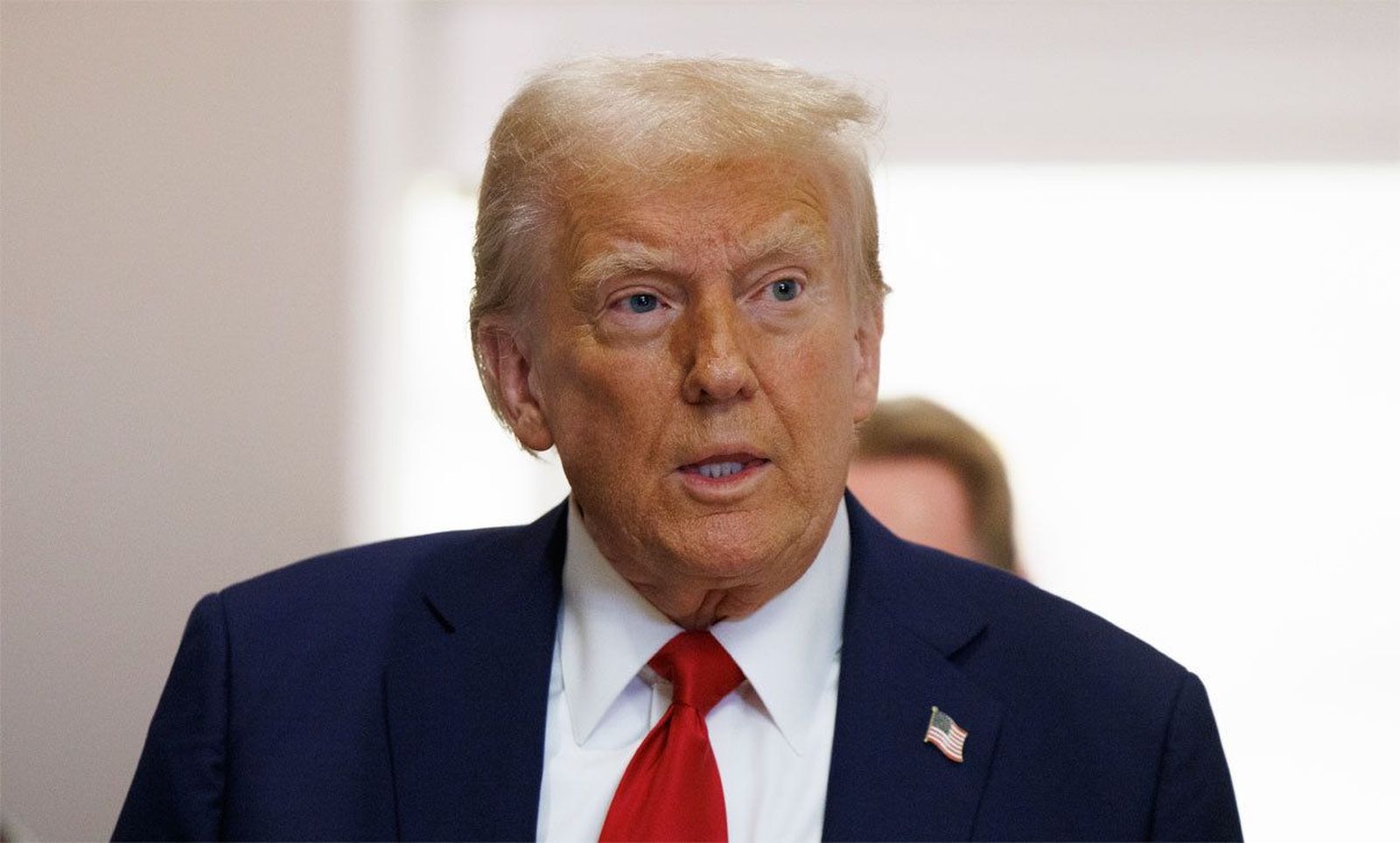 Trump sugiere que Biden debería enfrentar investigaciones judiciales