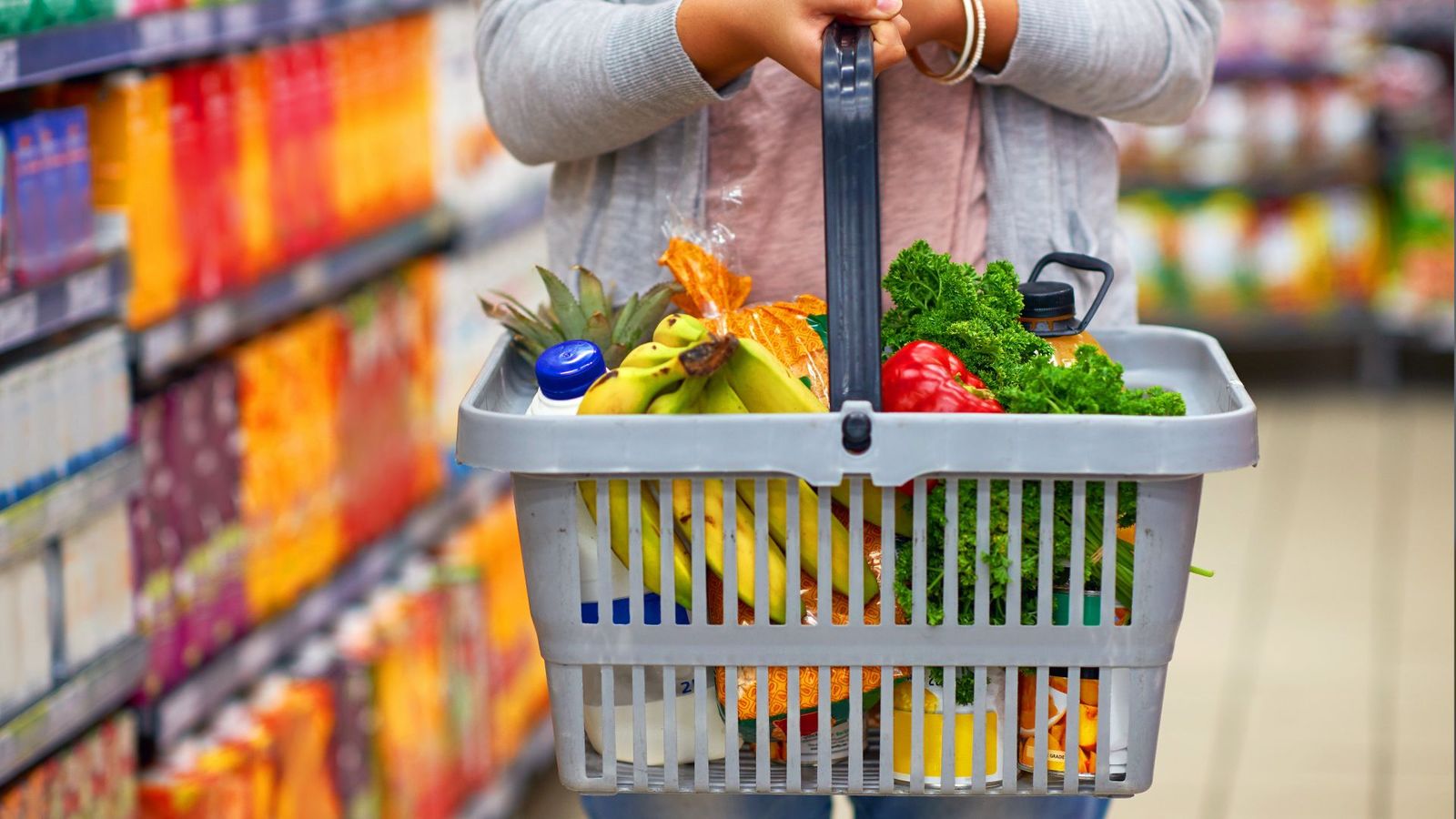 ¿Cuánto nos cuesta una compra básica de 10 productos?