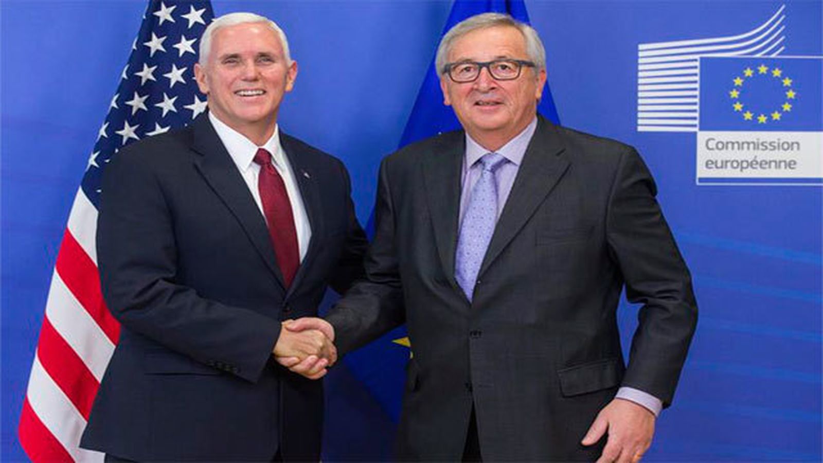 El vicepresidente de Estados Unidos, Mike Pence y el presidente de la Comisión Europea (CE), Jean-Claude Juncker