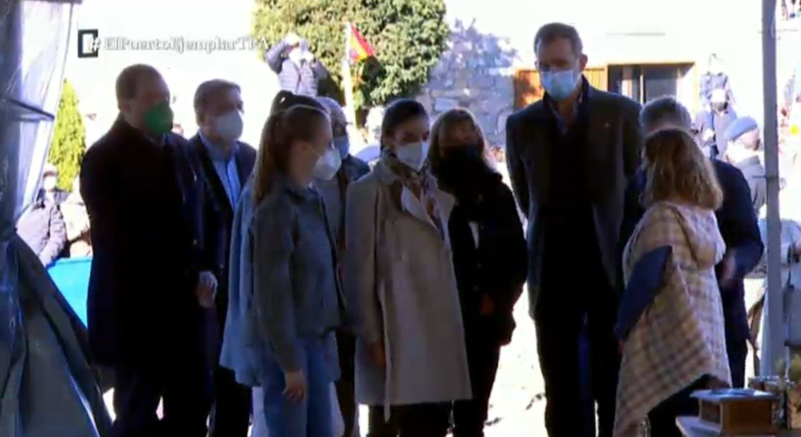 Los Reyes y sus hijas a su llegada a El Puerto