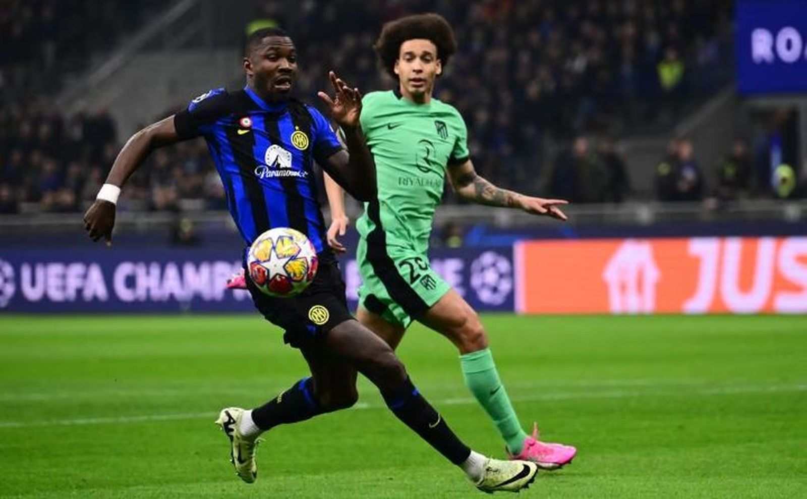 Witsel ante el Inter de Milán