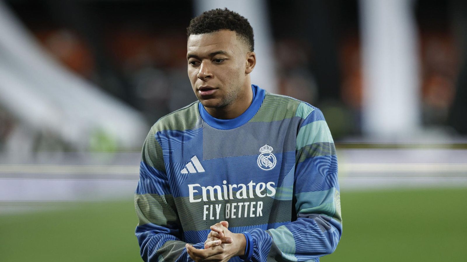 Mbappé, duda contra la Real Sociedad por molestias en una rodilla