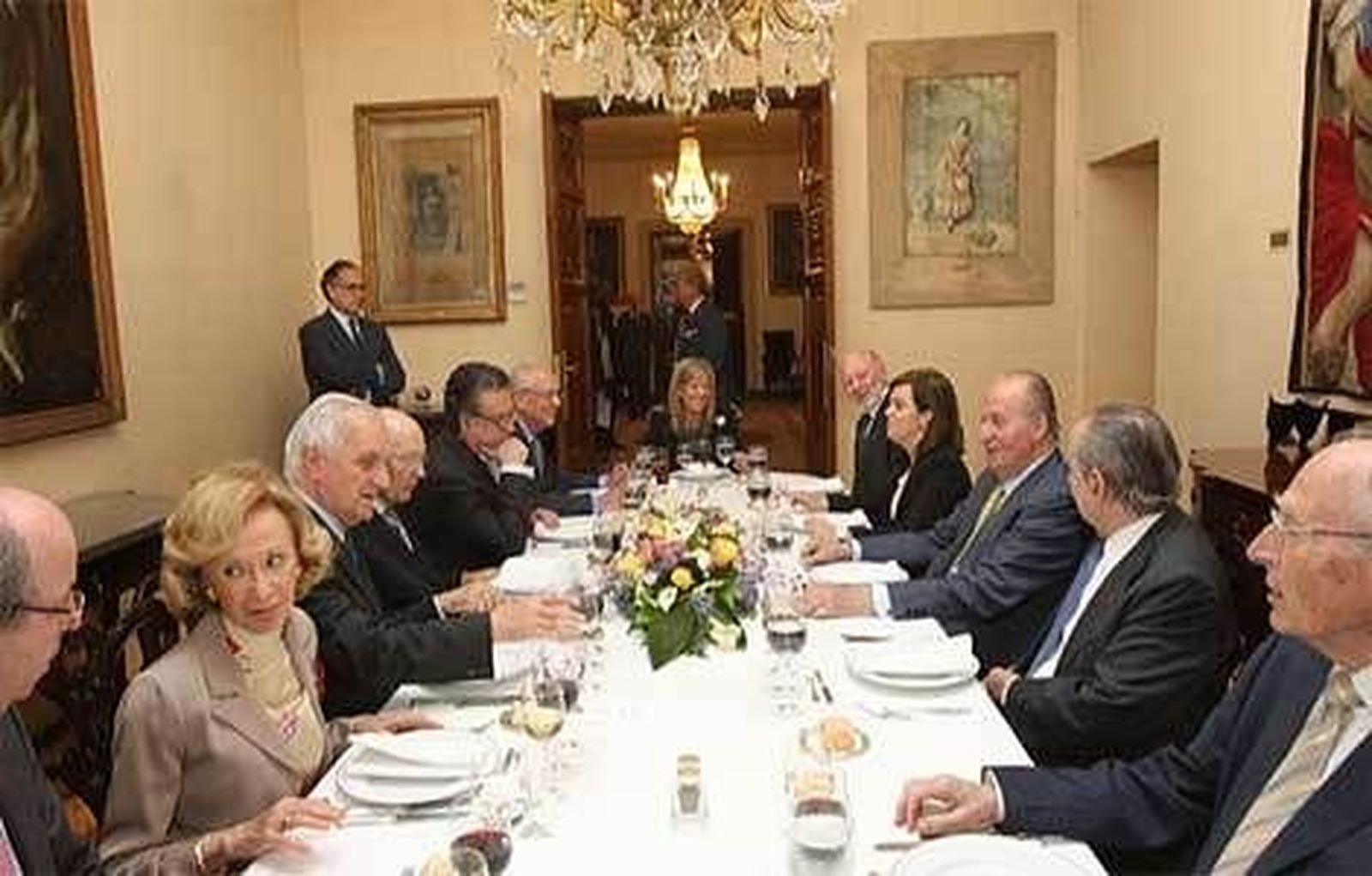 El Rey almuerza por vez primera con el Consejo de Estado