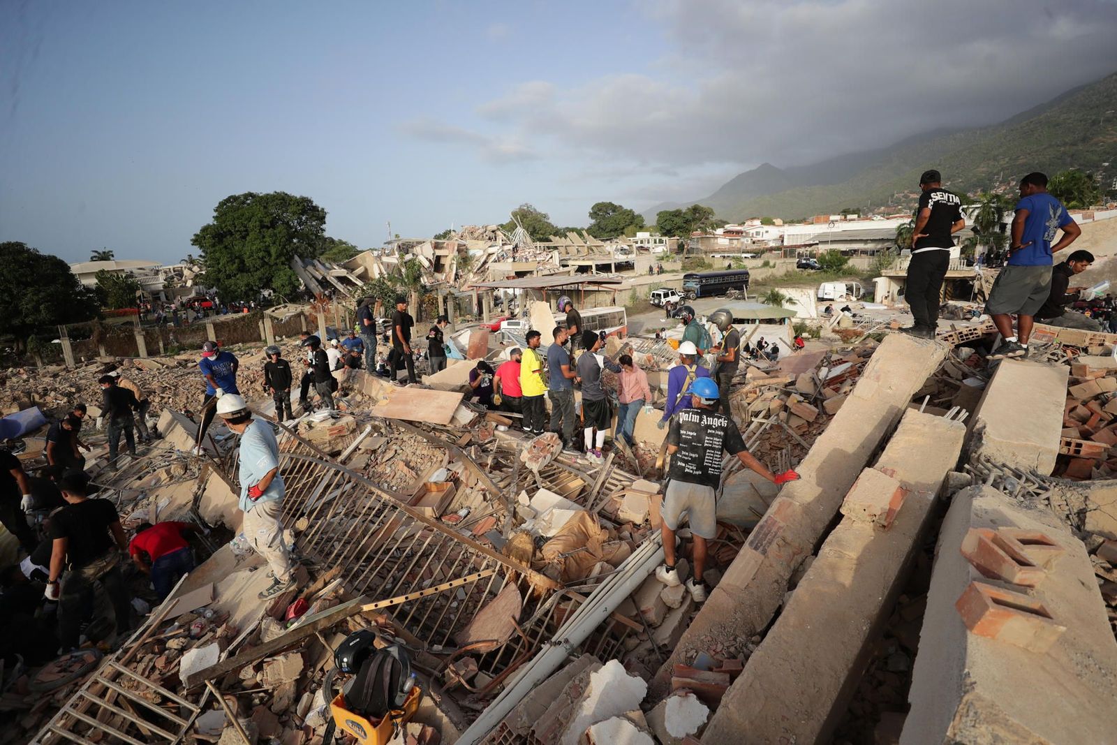 Españoles en Venezuela: 133 desaparecidos, seis muertos y 14 atrapados bajos los escombros
