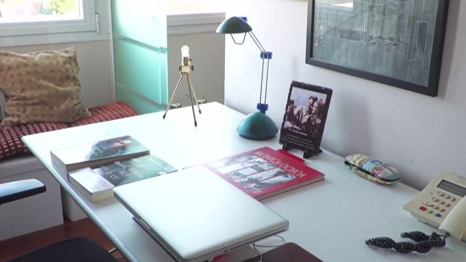 Aquí, su lugar de trabajo, en donde escribe sus novelas.