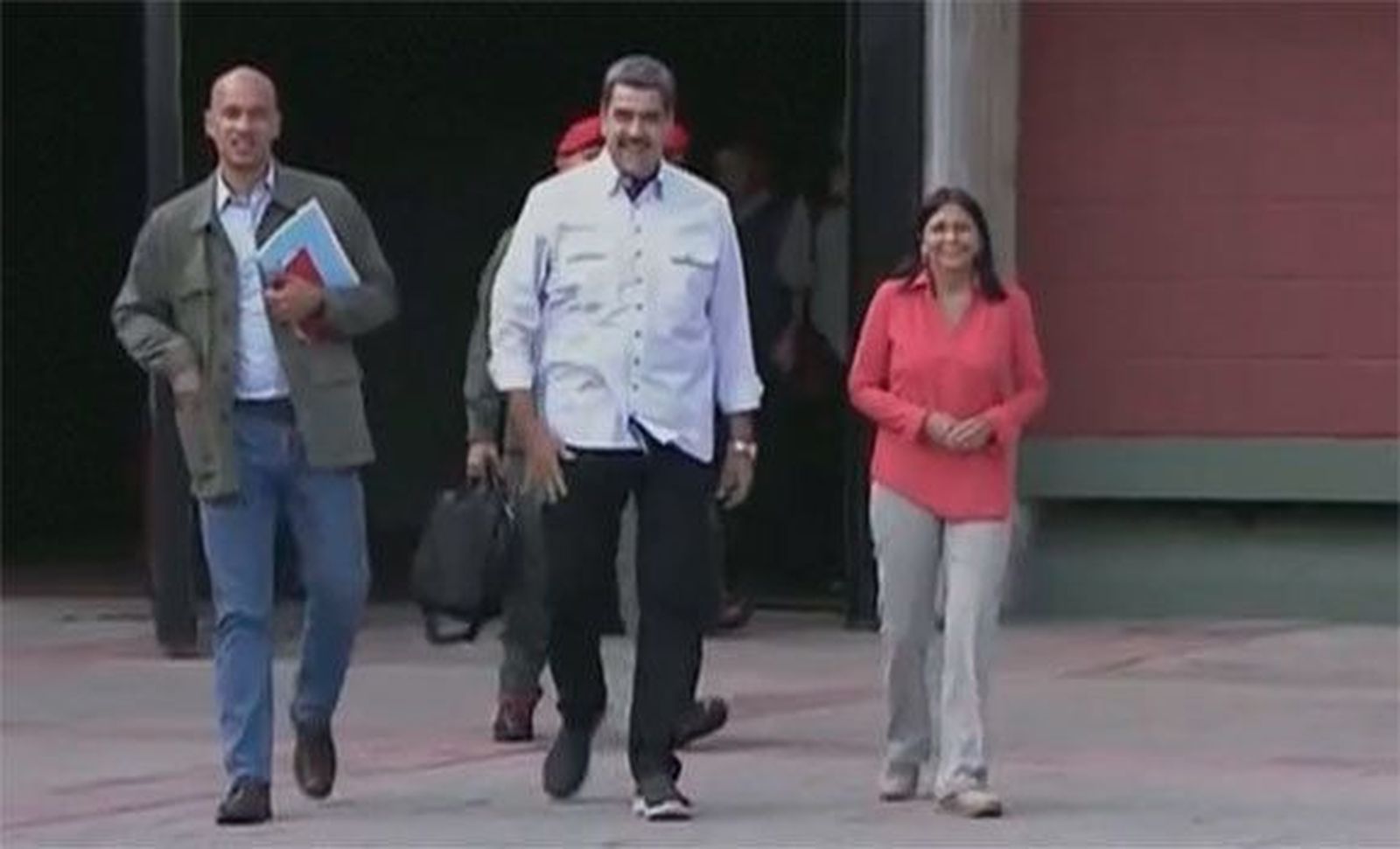 Maduro asegura que el alto mando en Venezuela está "más unido que nunca"