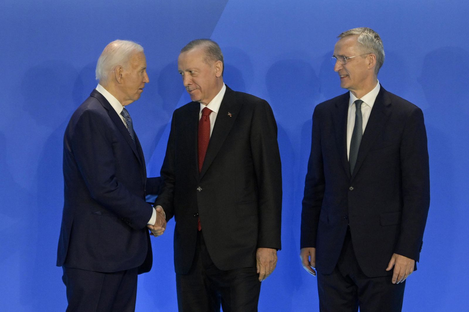 Líderes de la OTAN aprueban más ayudas para Ucrania