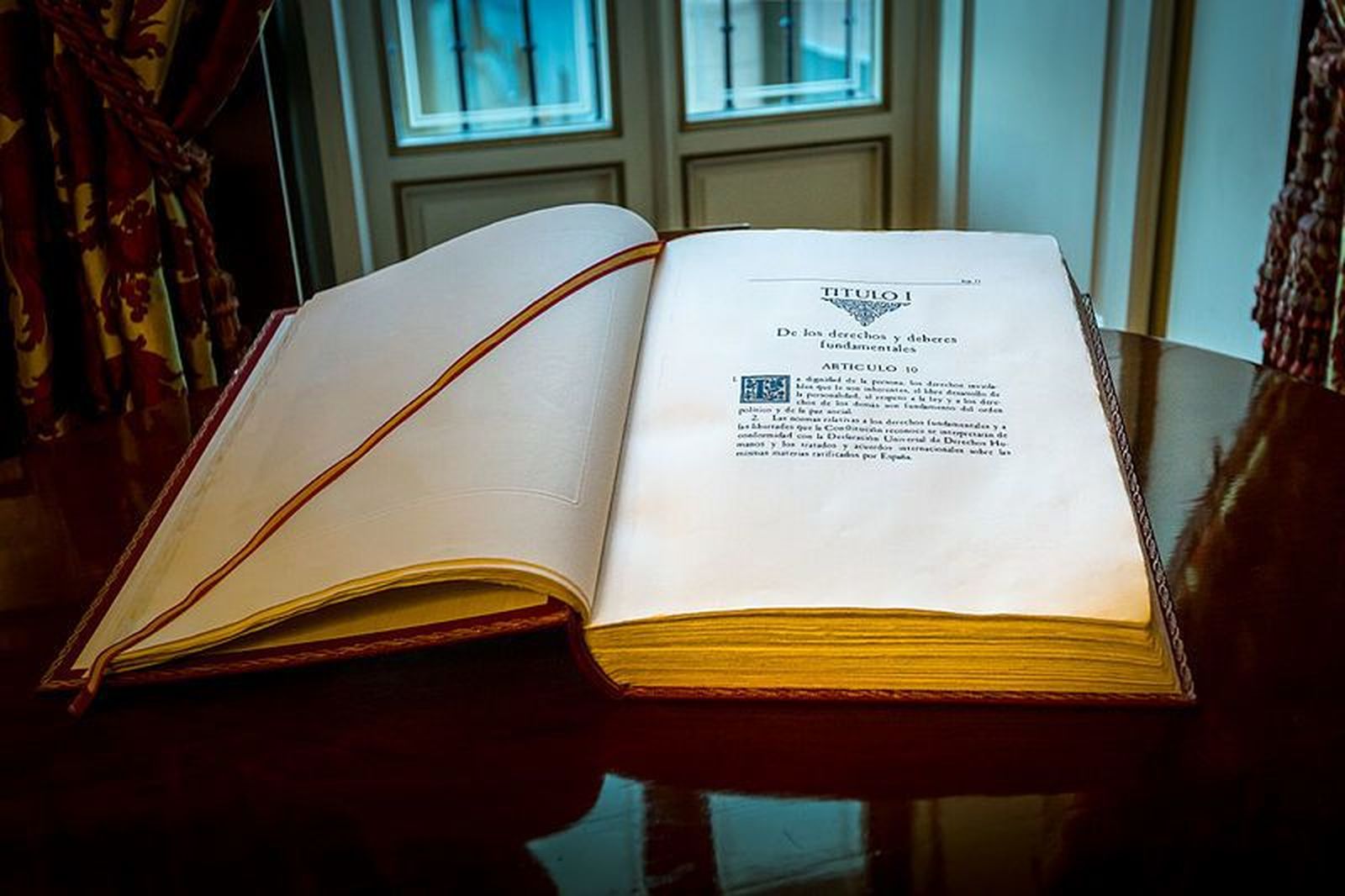 El BOE deroga por error la Constitución, el Código Penal y otras leyes fundamentales