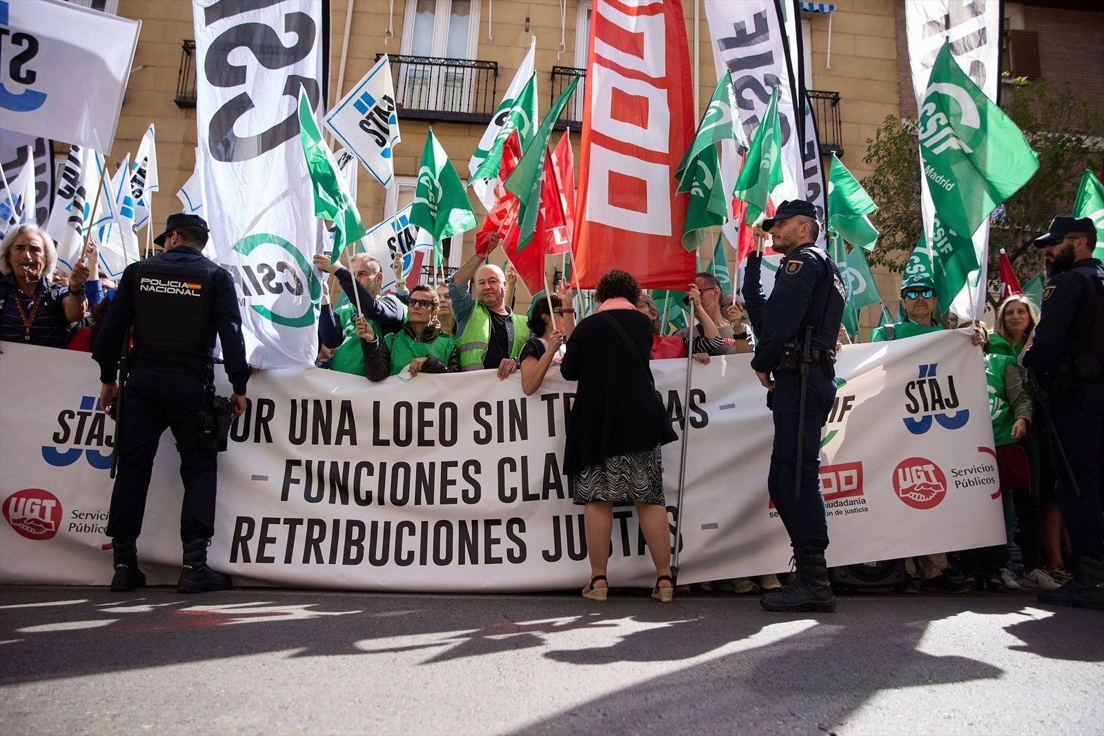 Funcionarios de Justicia anuncian huelga general por una subida salarial como la de los letrados