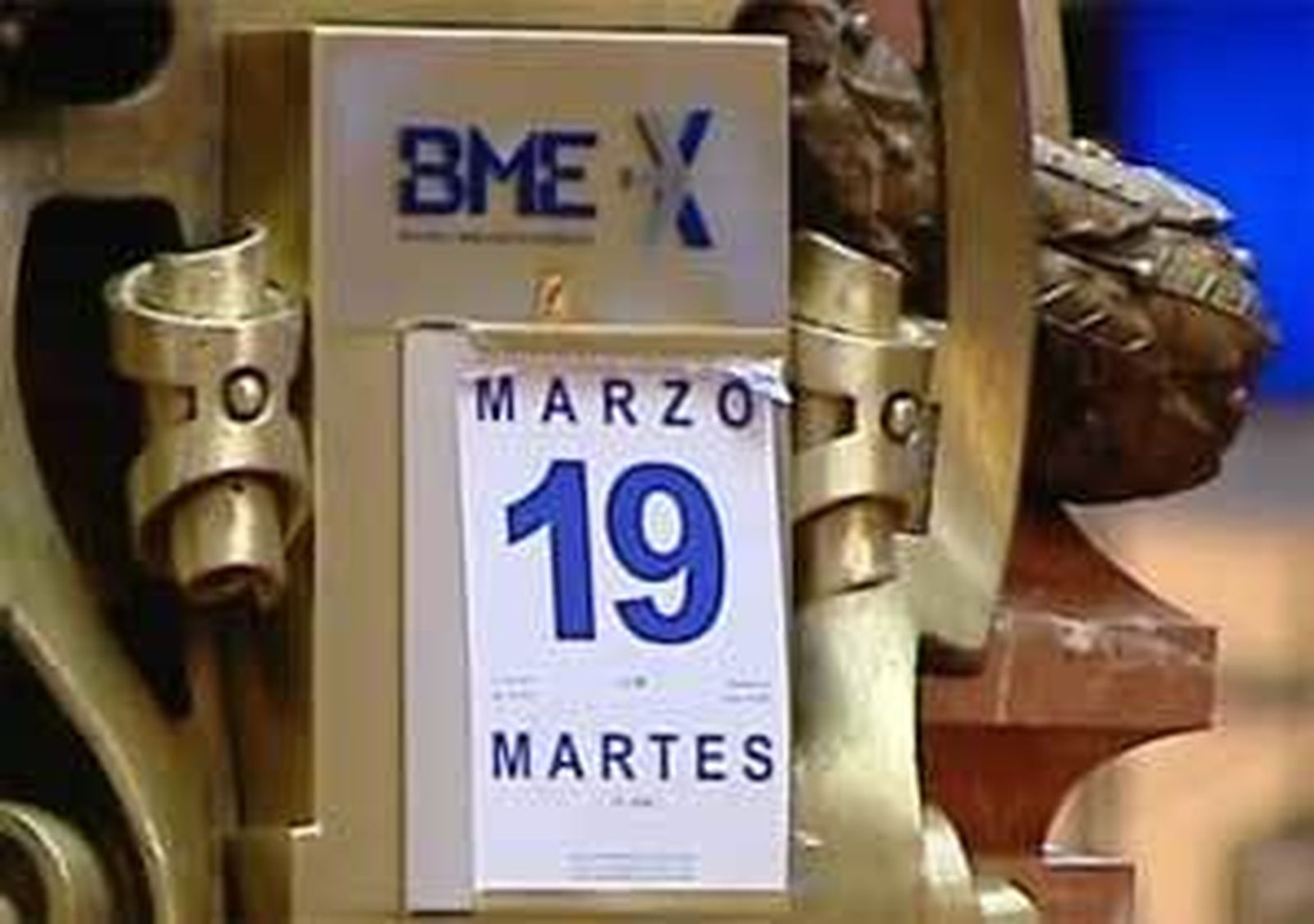 El Ibex se desploma un 2,2% tras el  rescate a Chipre, con la prima en 369,3 puntos