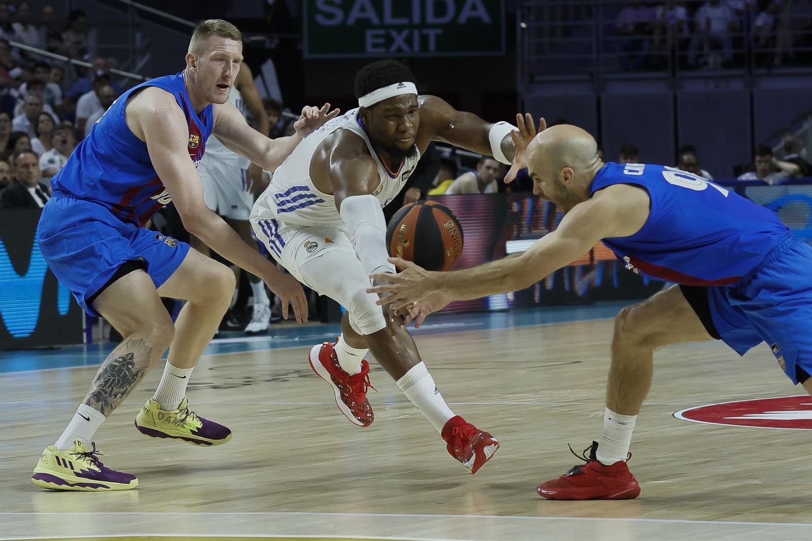 Yabusele ante el Barcelona