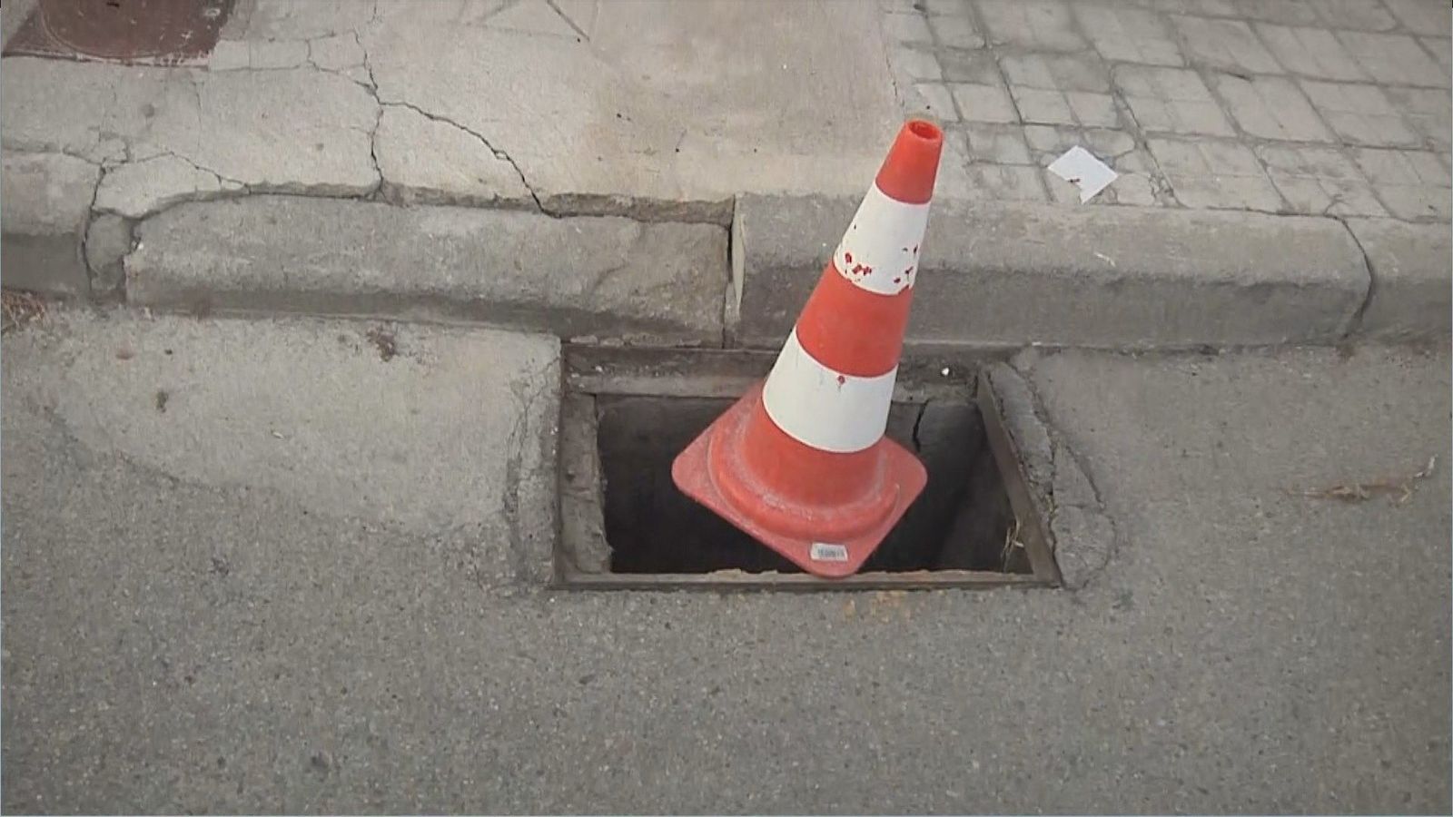 Alguien se está dedicando a robar las alcantarillas de Villaconejos