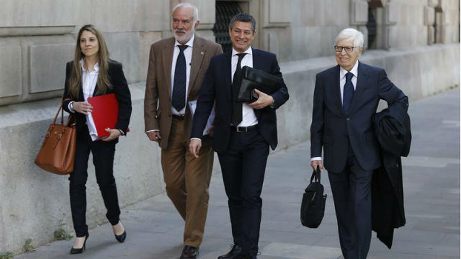 El abogado de Messi, Enrique Bacigalupo, y el abogado de su padre, Javier Sánchez-Vera