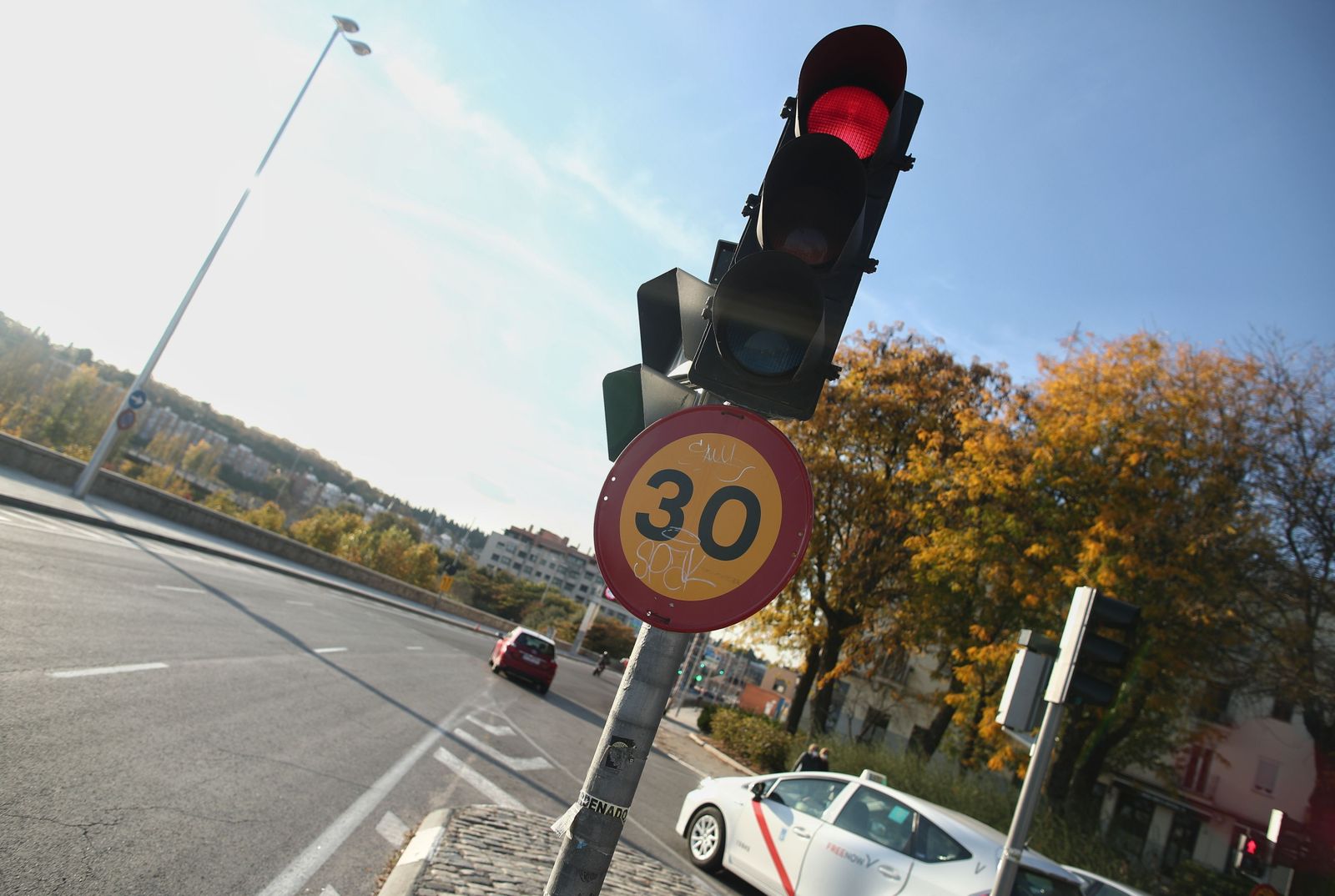 Cambian las normas de tráfico, así afectan a conductores, ciclistas y peatones