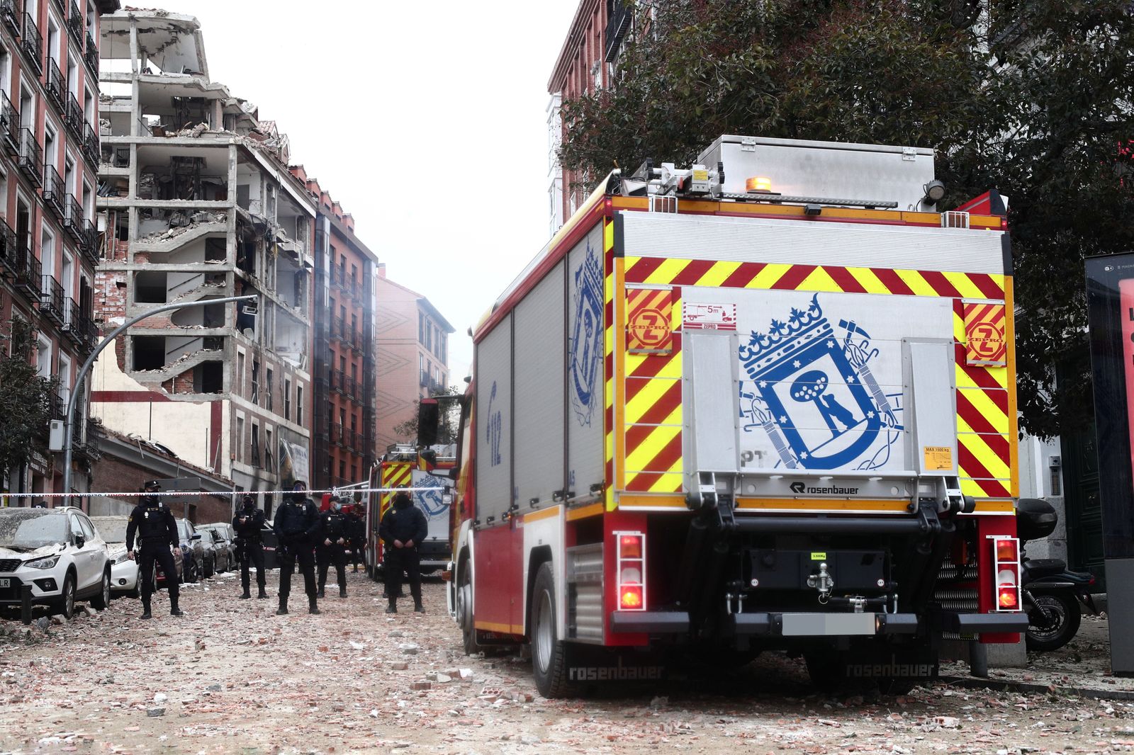 Camiones de Bomberos aparcados en la calle Toledo