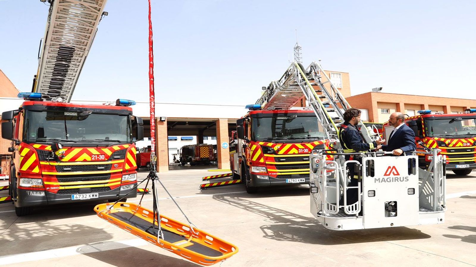 Cuatro nuevas autoescalas articuladas para los Bomberos de la Comunidad