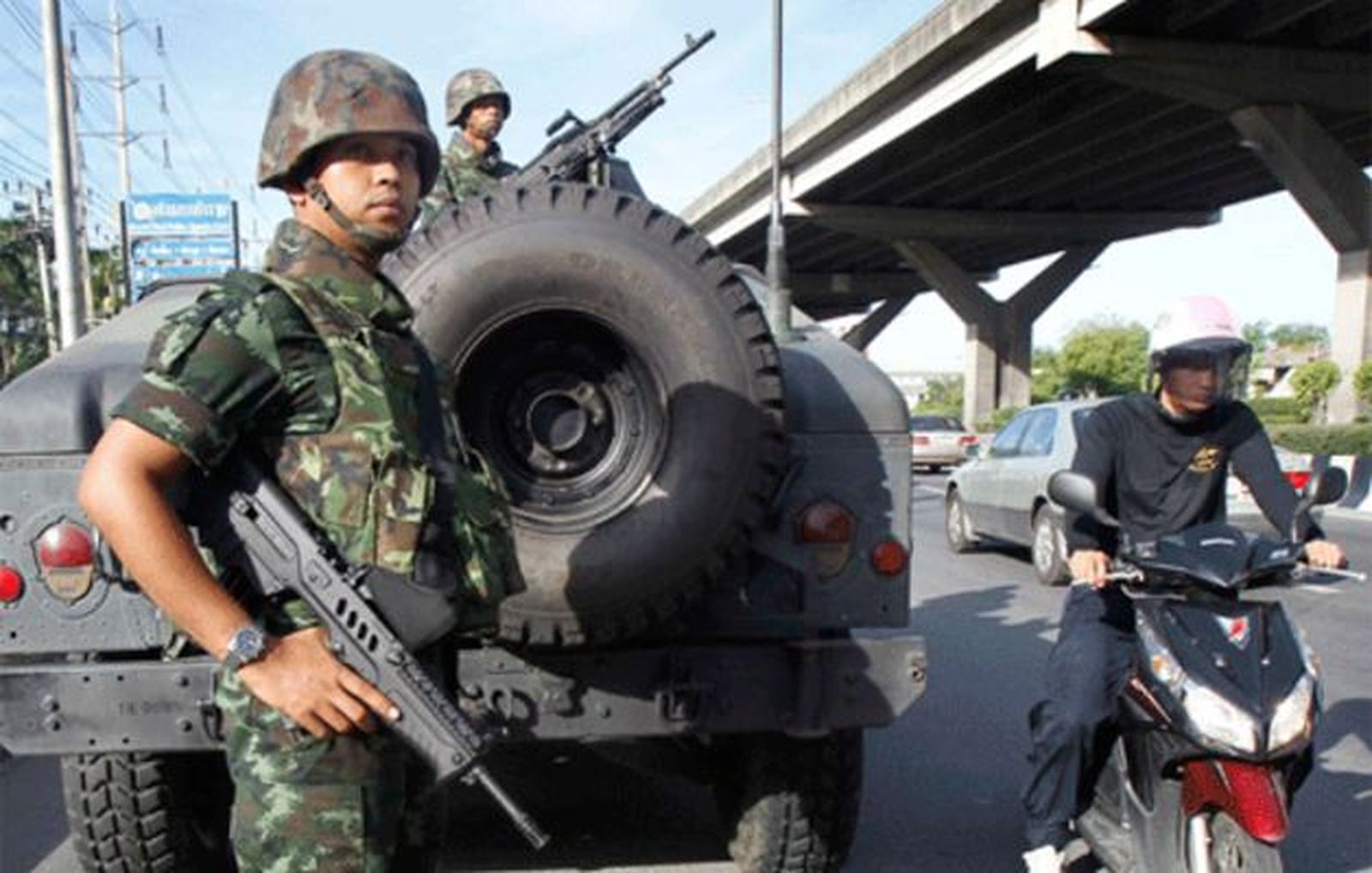 El Ejército de Tailandia impone la ley marcial