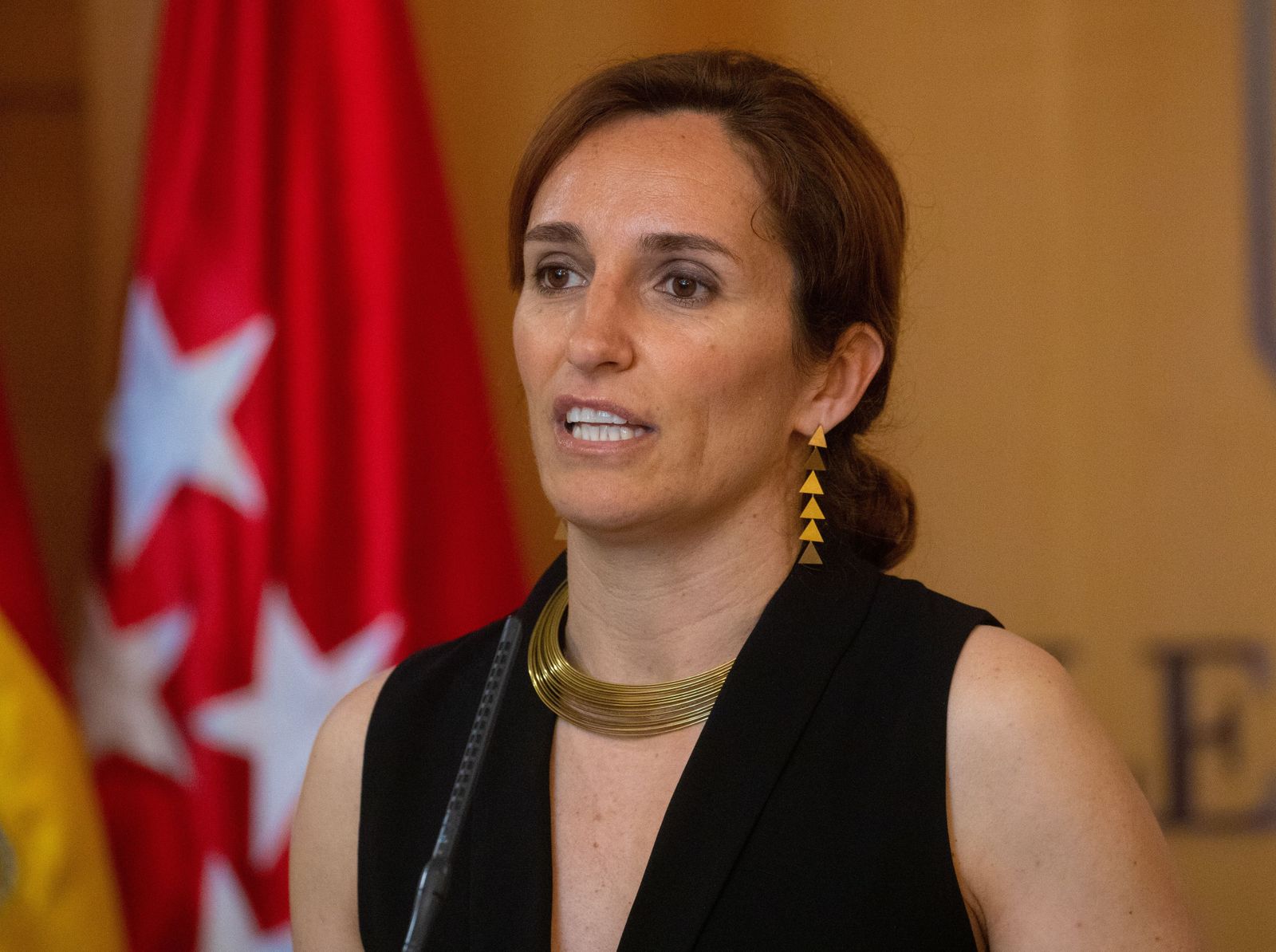 Mónica García: “Llevamos dos días con los escaparates apagados y no ha llegado la apocalipsis que auguraba el PP”