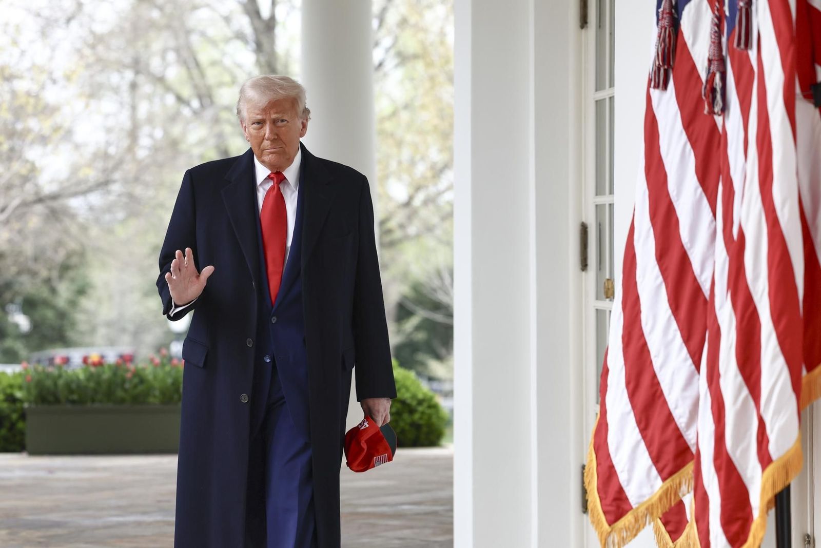Trump concreta los aranceles: un 20% a las importaciones de la UE y un 25% a los automóviles