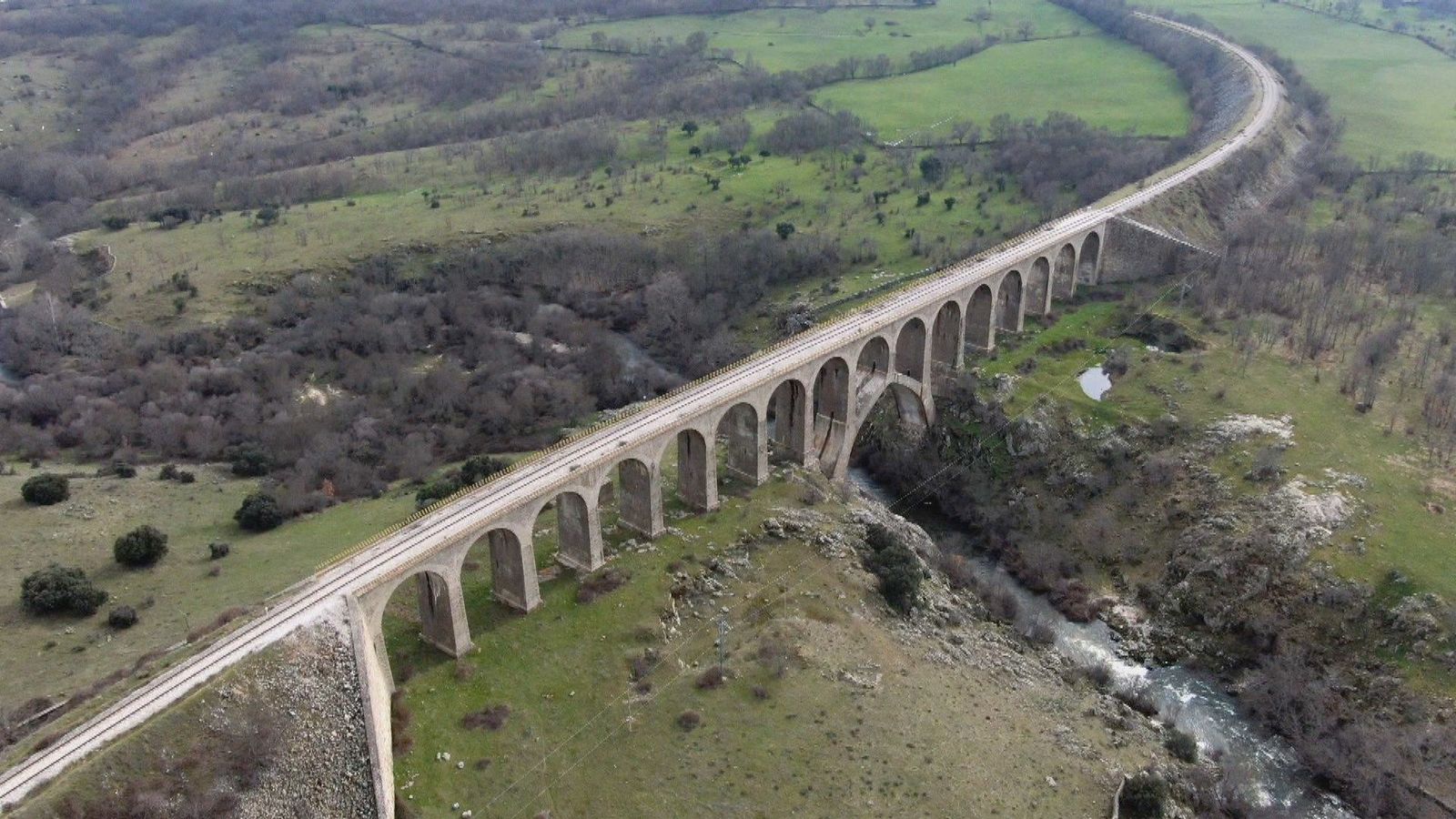 El Puente de Taboada, de vía de tren a lugar de 'puenting'