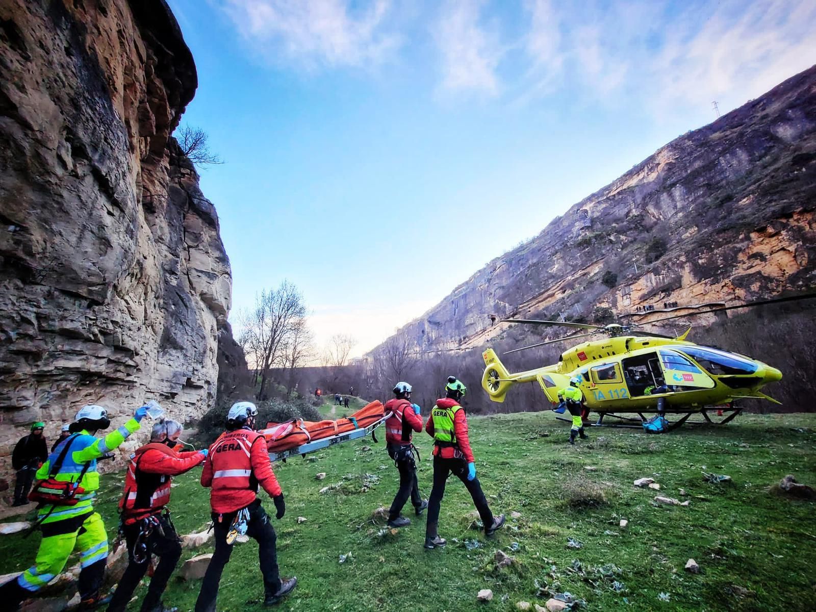 Pontón de la Oliva donde ha sido rescatada la escaladora por el GERA