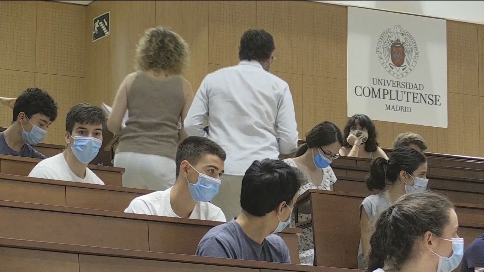 Las universidades madrileñas siguen adelante con los exámenes presenciales pese a las protestas