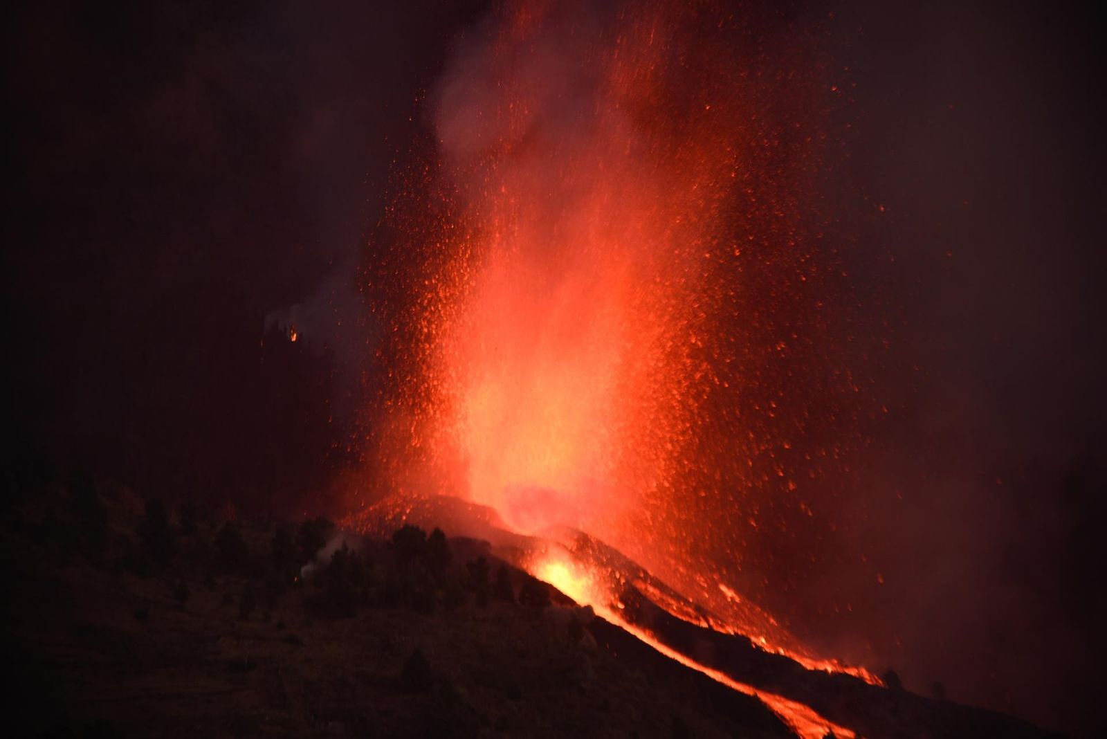 Erupción del volcán de Cumbre Vieja en la isla canaria de La Palma
