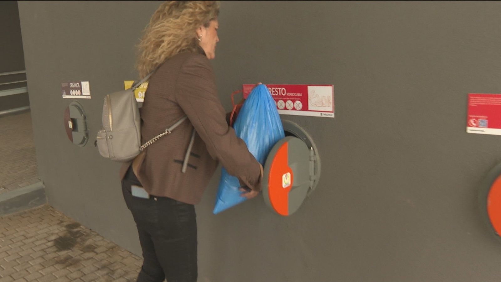 Vallecas se apunta a la experiencia de la recogida neumática de basuras