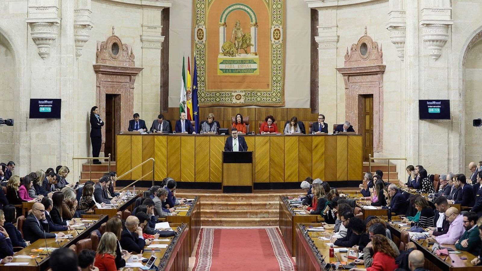 La oposición recuerda a Moreno Bonilla que no tiene la mayoría en Andalucía