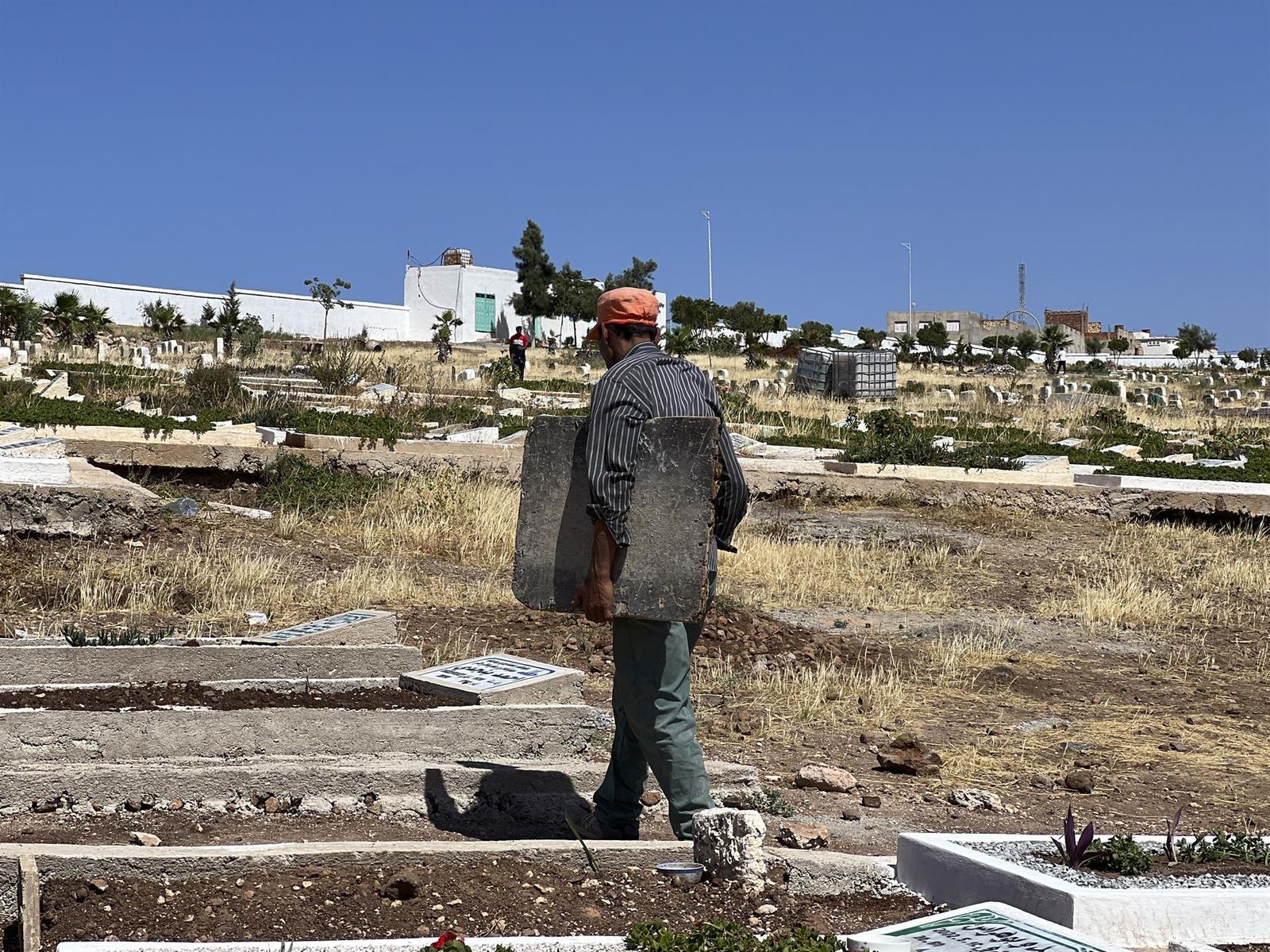 Zona de Melilla en donde preparan fosas para enterrar a los migrantes muertos