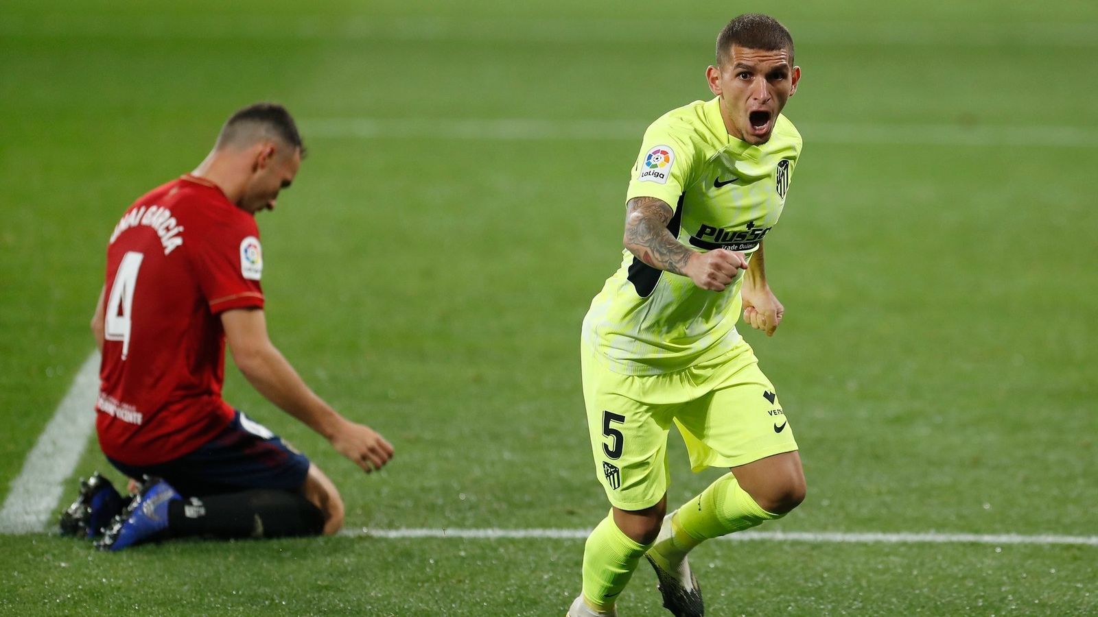 Torreira ante el Osasuna