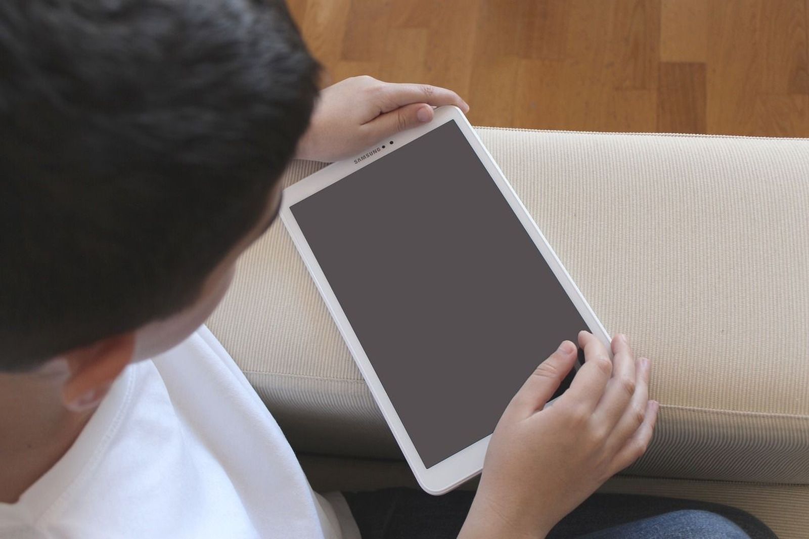 La lucha contra la pornografía "fácil" en Internet: "Antes de los 10 años ya hay contacto con porno duro"