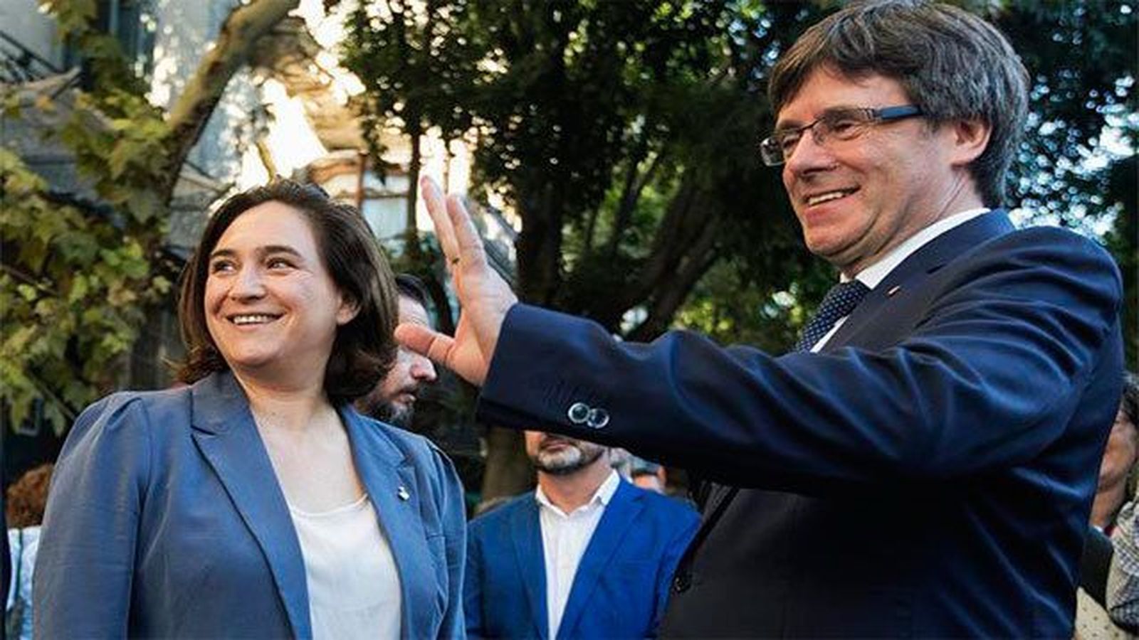 Colau y Puigdemont acuerdan que se pueda votar el 1-O en Barcelona