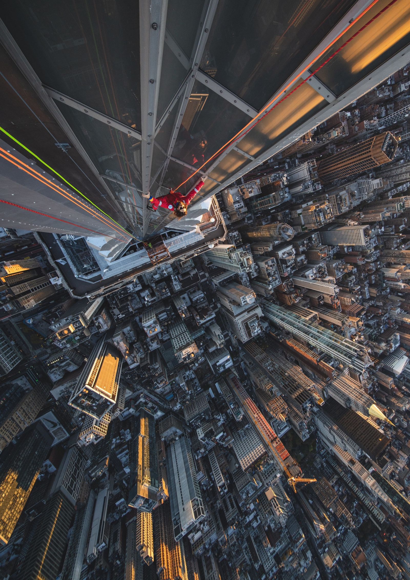 Jared Leto escalando el Empire State Building