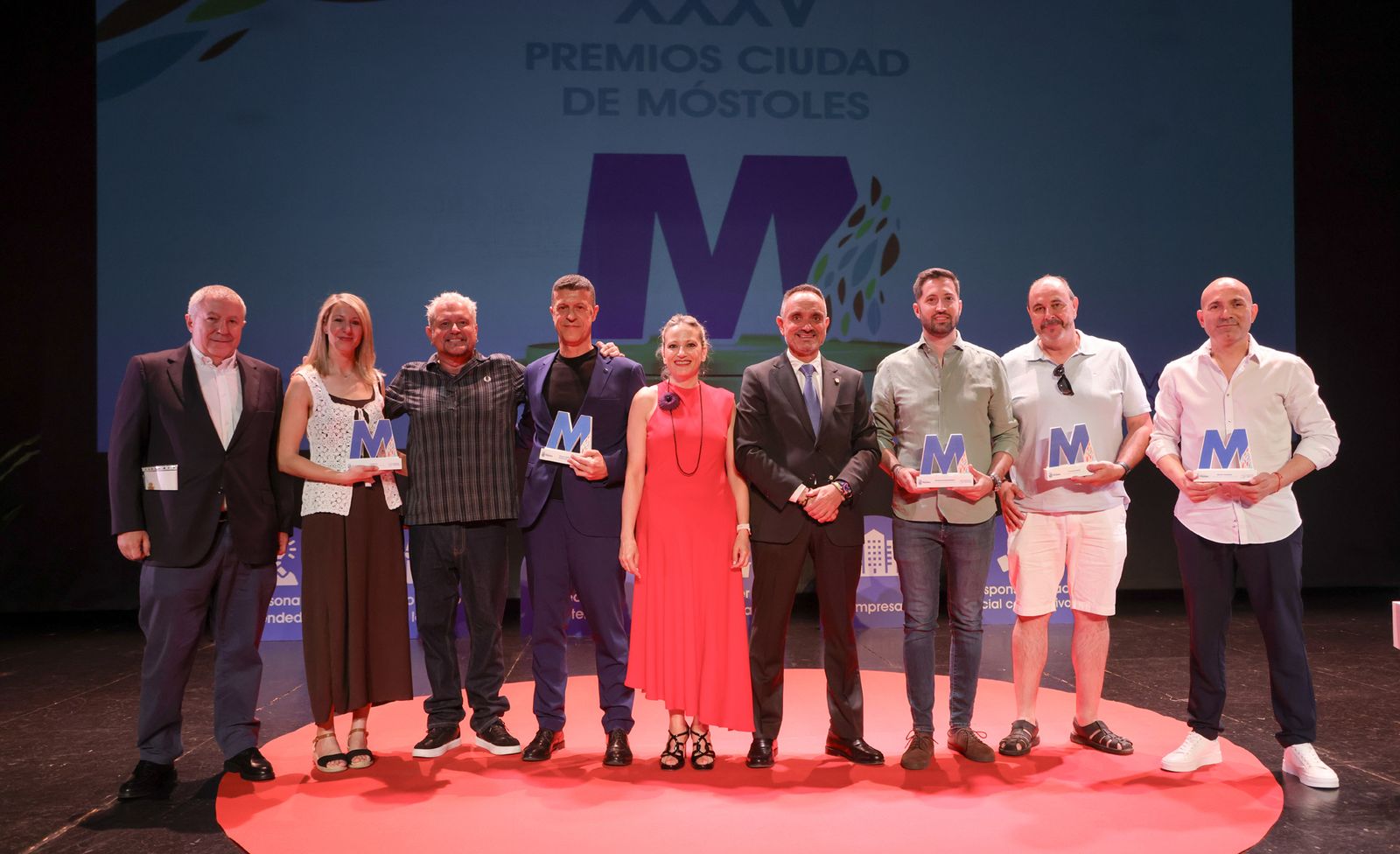 Imagen con los ganadores en los XXXV edición de los Premios Ciudad de Móstoles