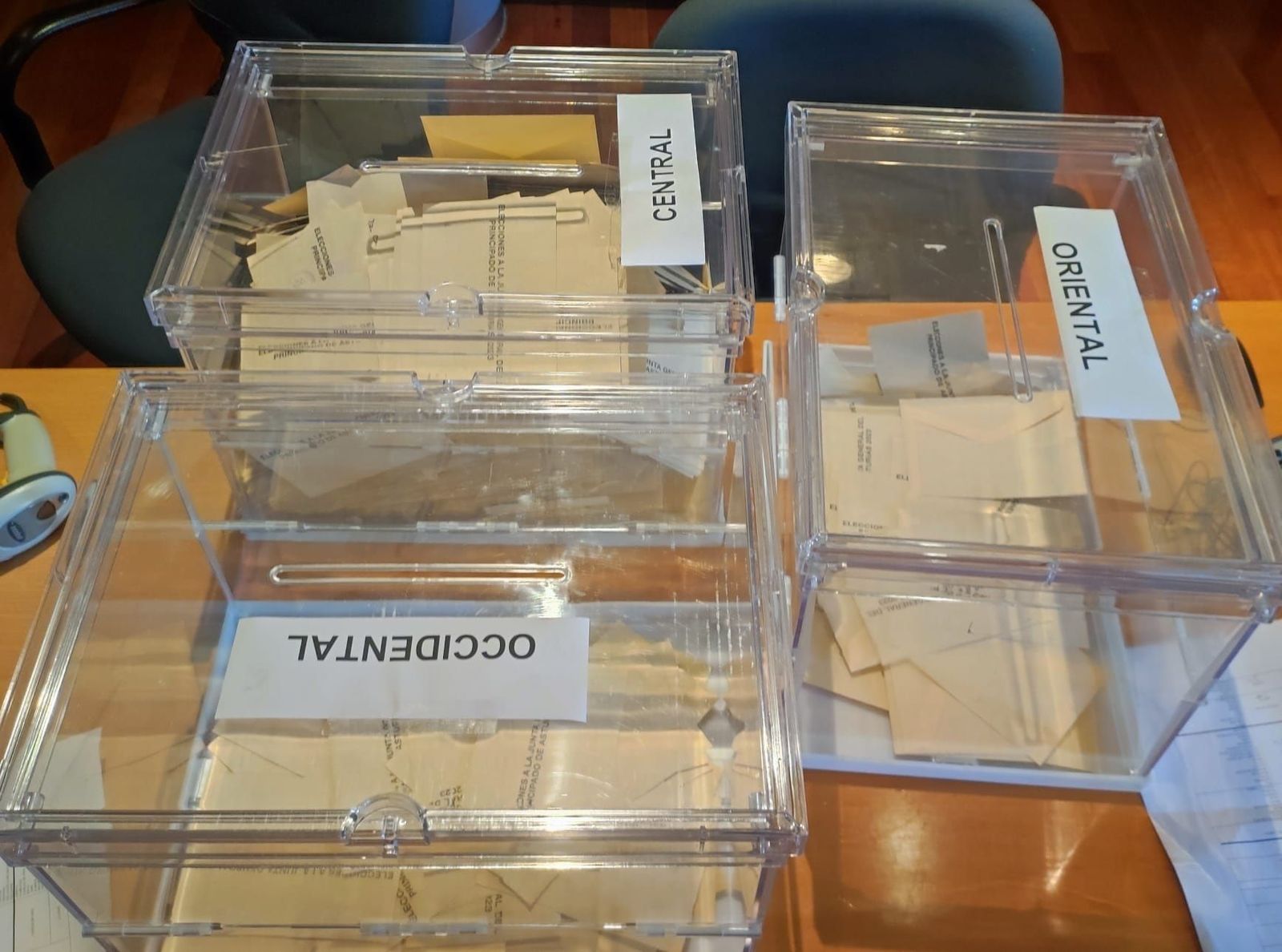 Tensión y más dificultades entre los partidos políticos para negociar tras el 23-J