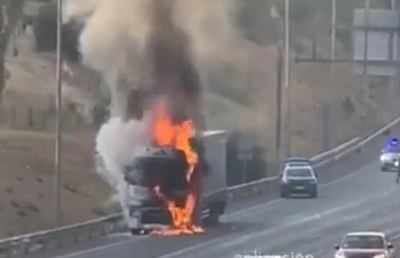 Camión ardiendo